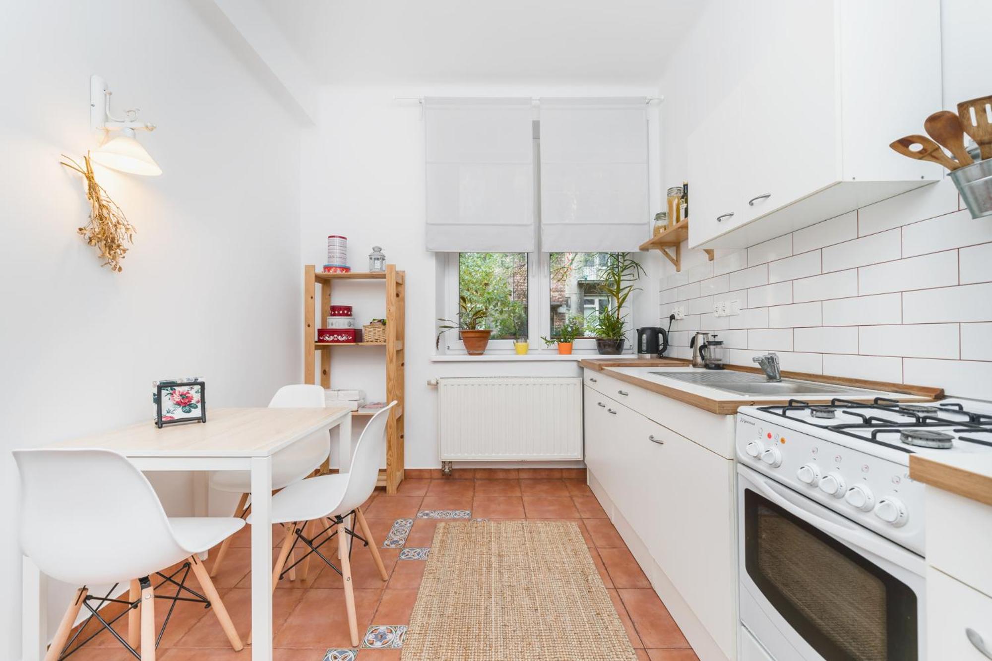 Two separate bedrooms,10 min walk to the city center by Homeclick view 3