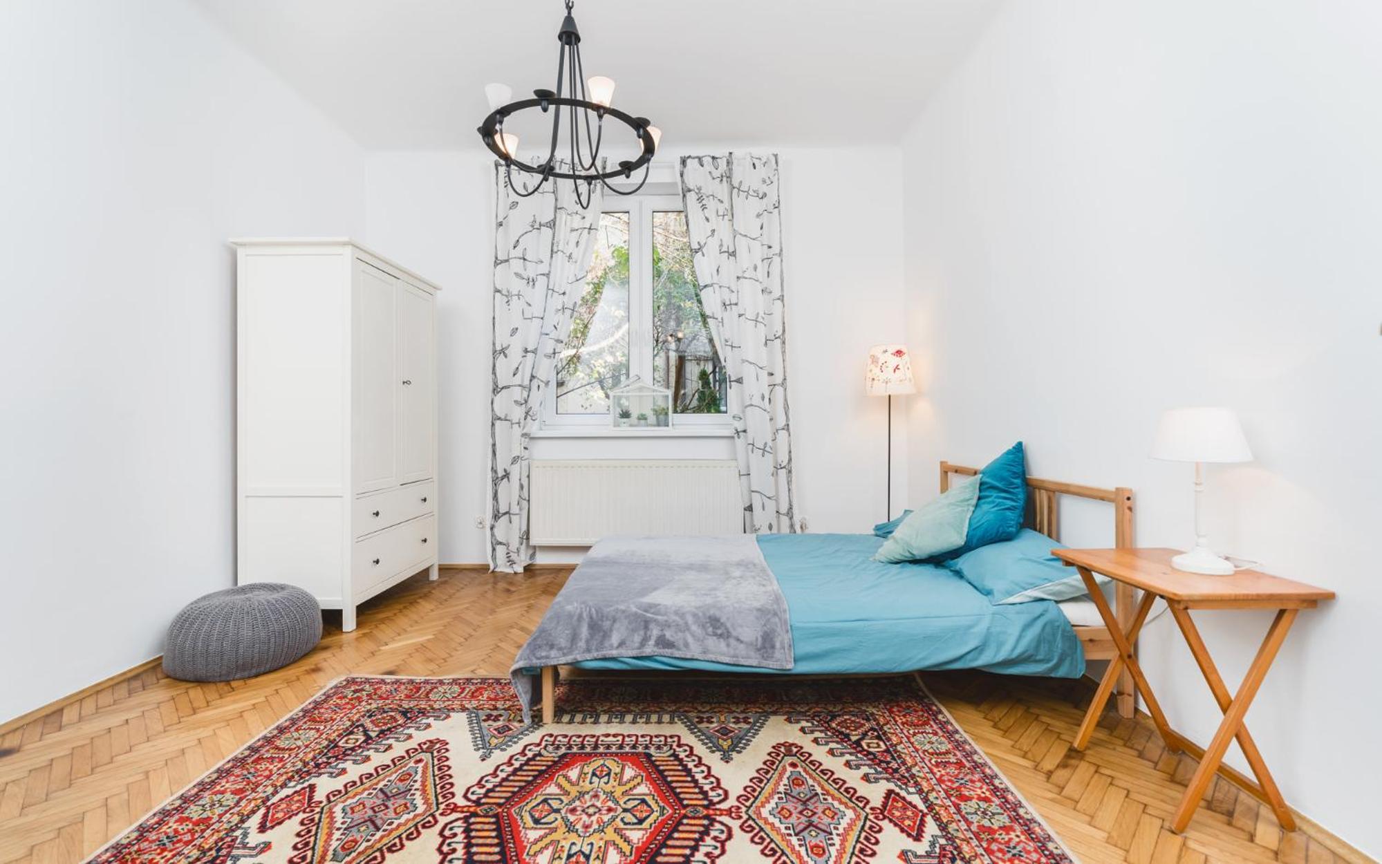 Two separate bedrooms,10 min walk to the city center by Homeclick view 2