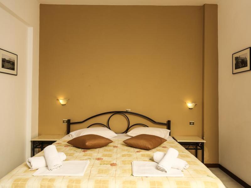 Yannis Apartments