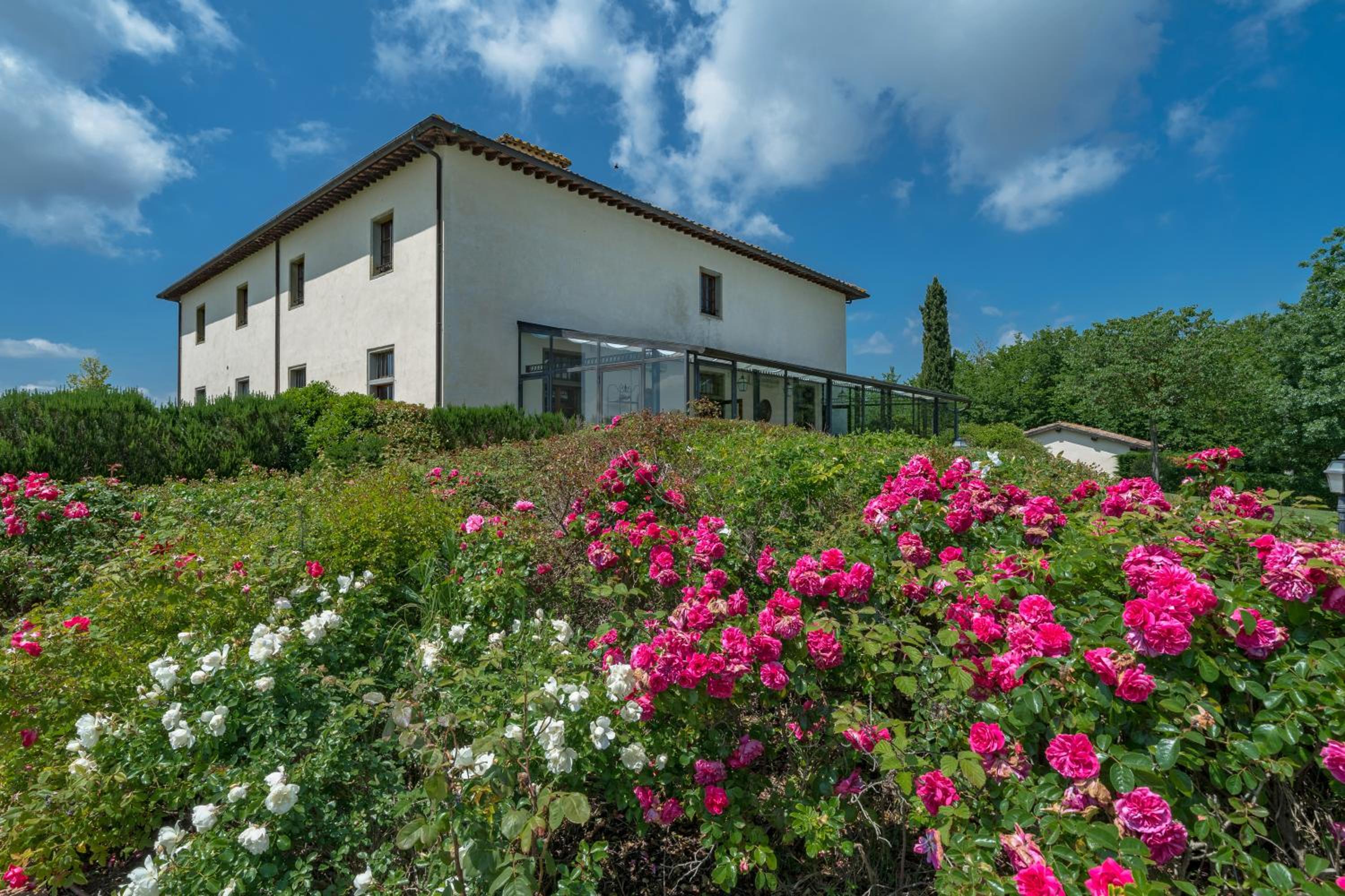 Villa De' Michelangioli view 2