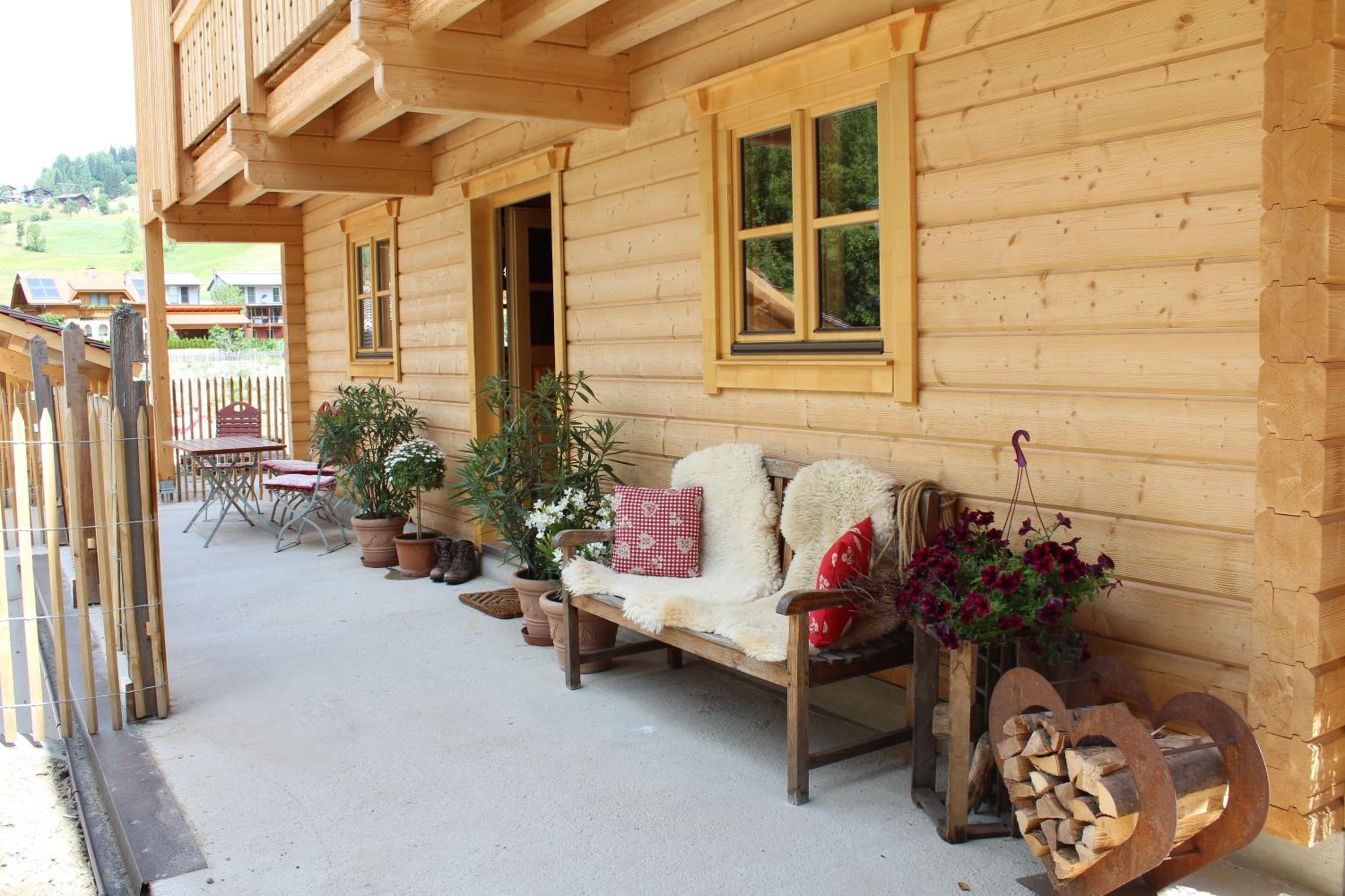 Schlosswirt Chalets & Apartments
