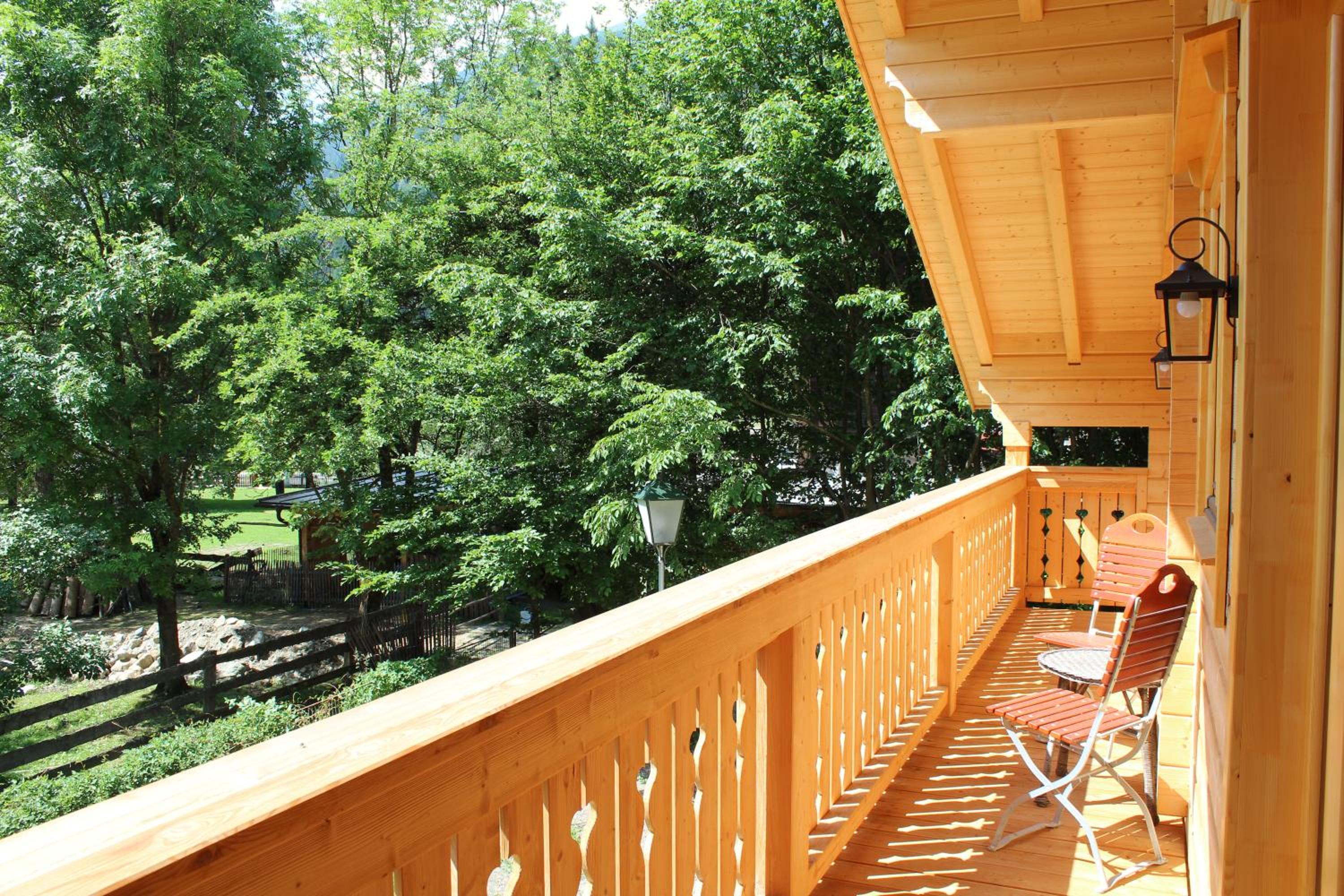 Schlosswirt Chalets & Apartments