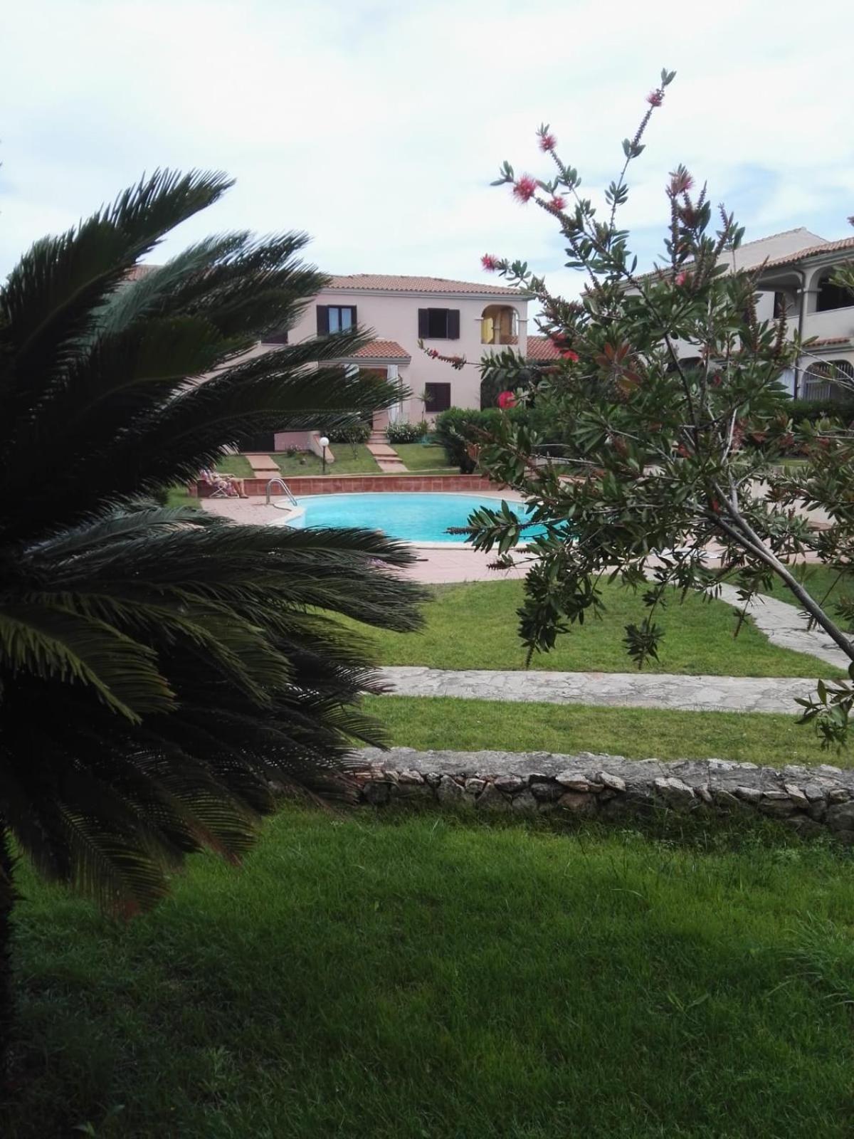 appartamento con vista piscina photo 2