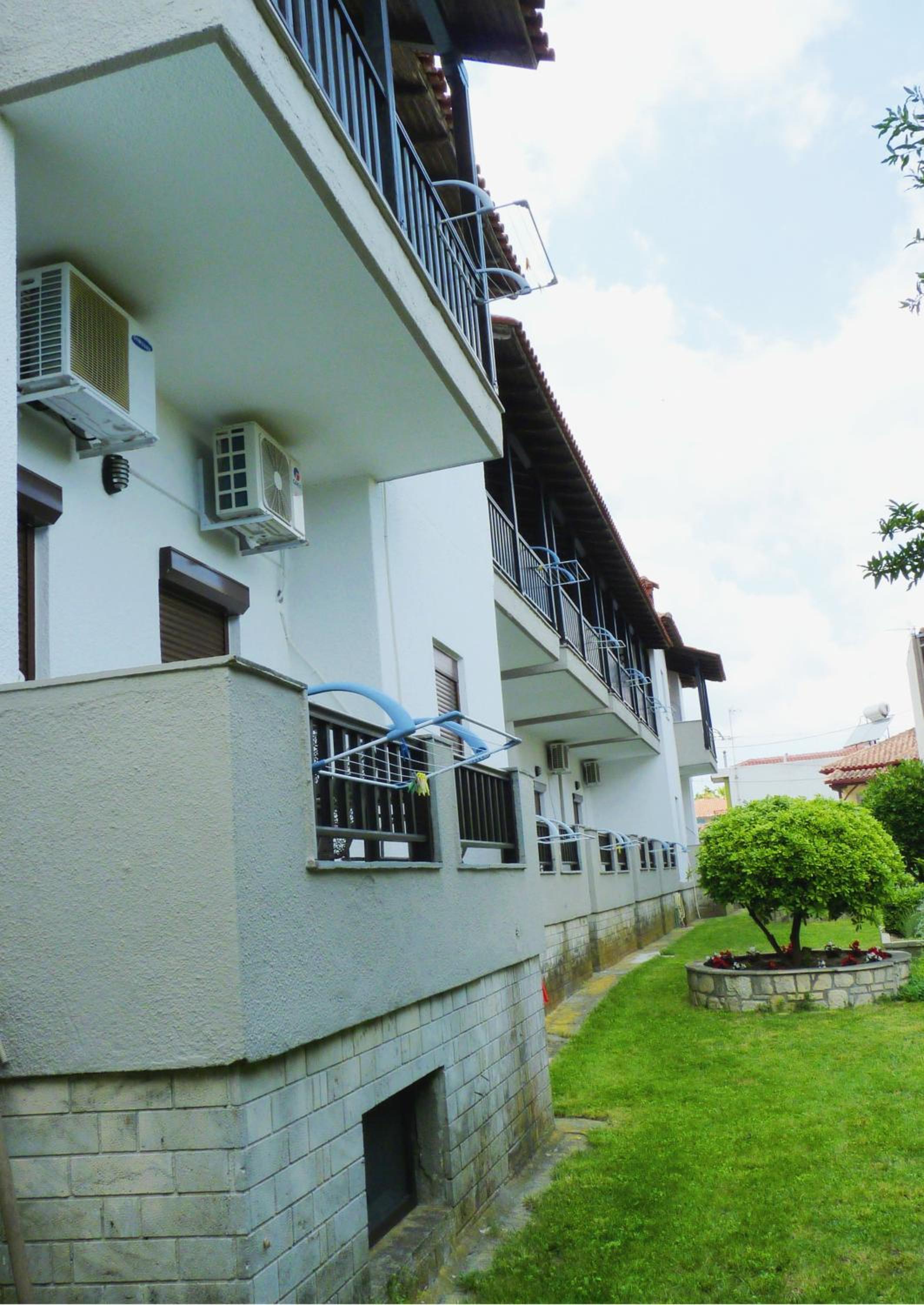 Yannis Apartments