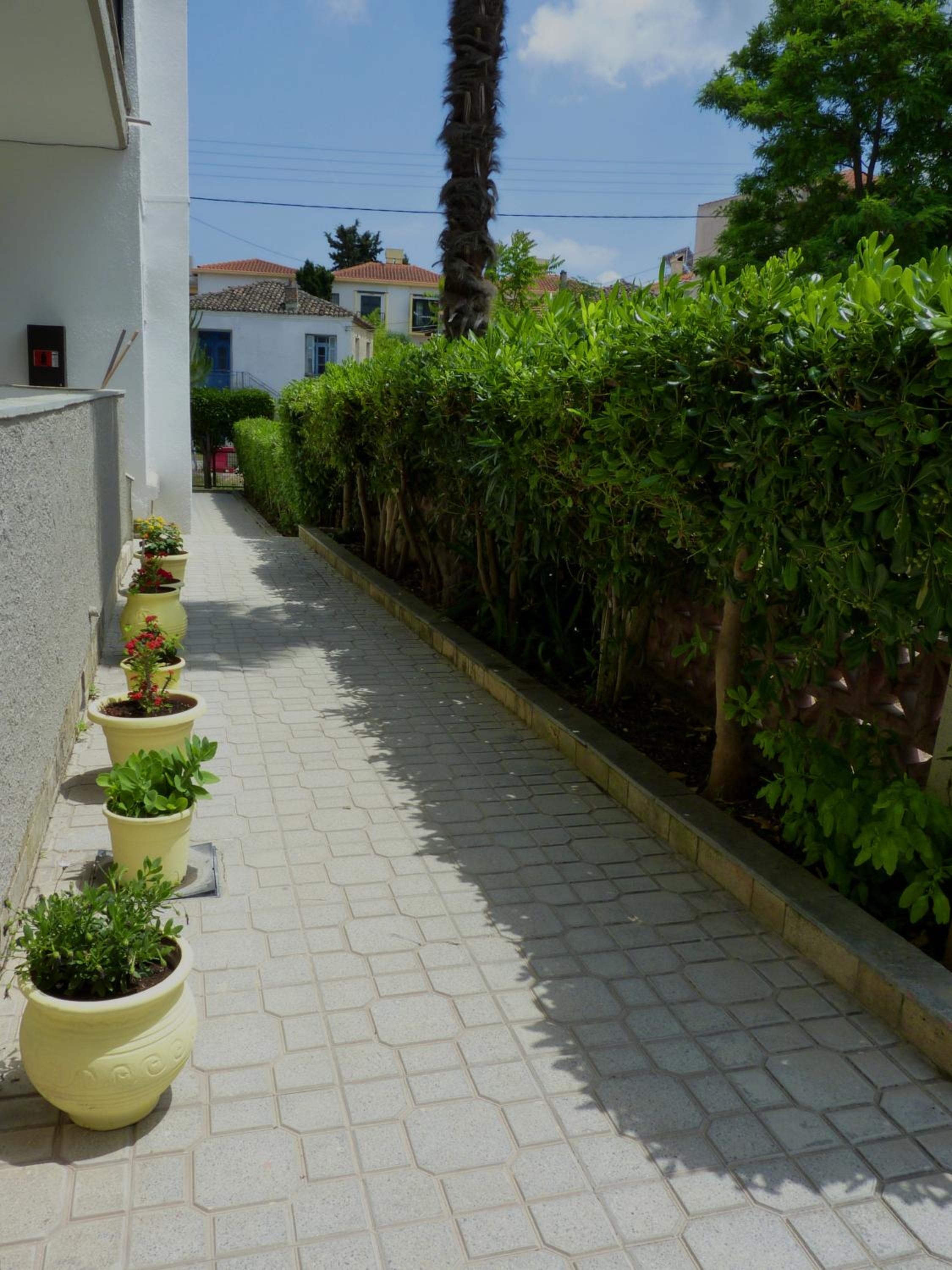 Yannis Apartments