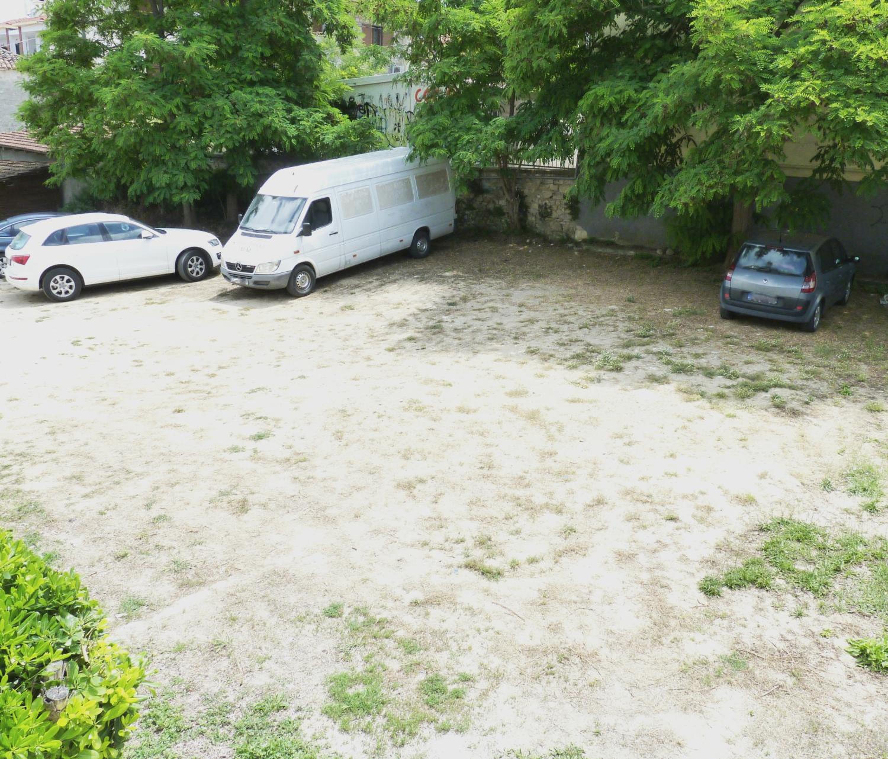 Yannis Apartments
