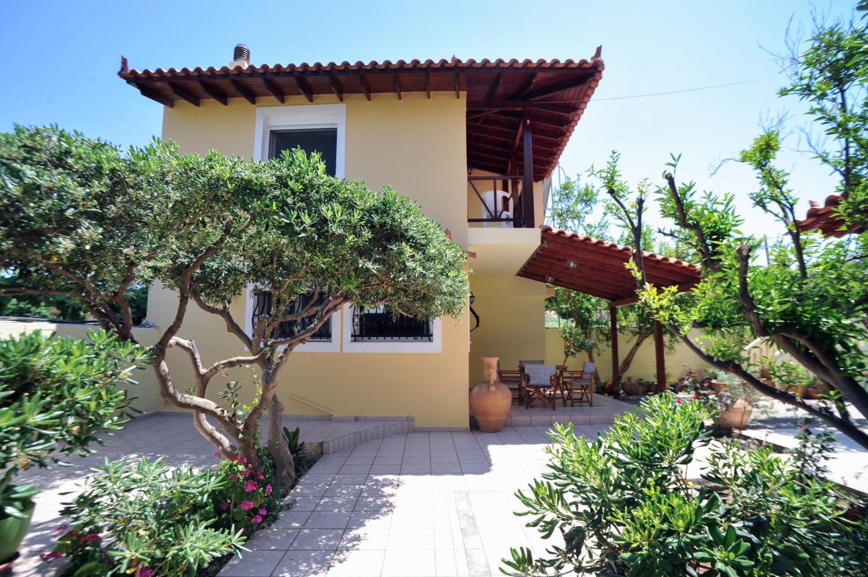 Romantic Corner Maisonette houses view 2