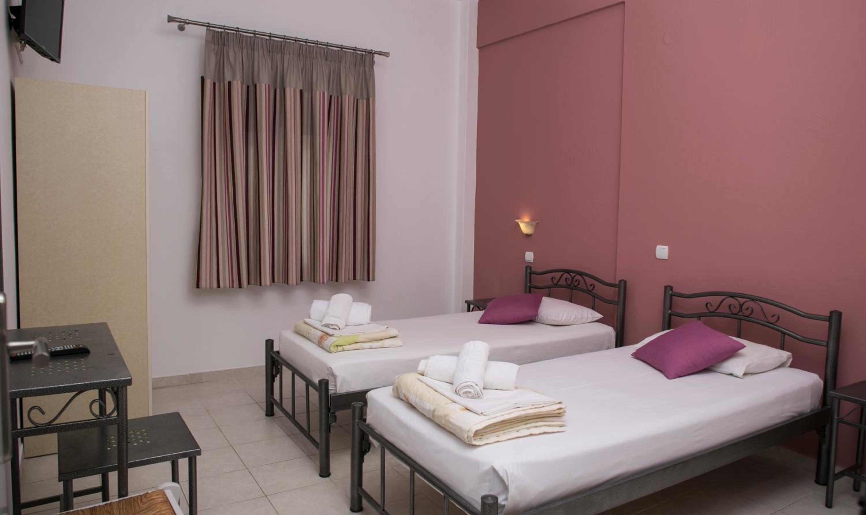Yannis Apartments