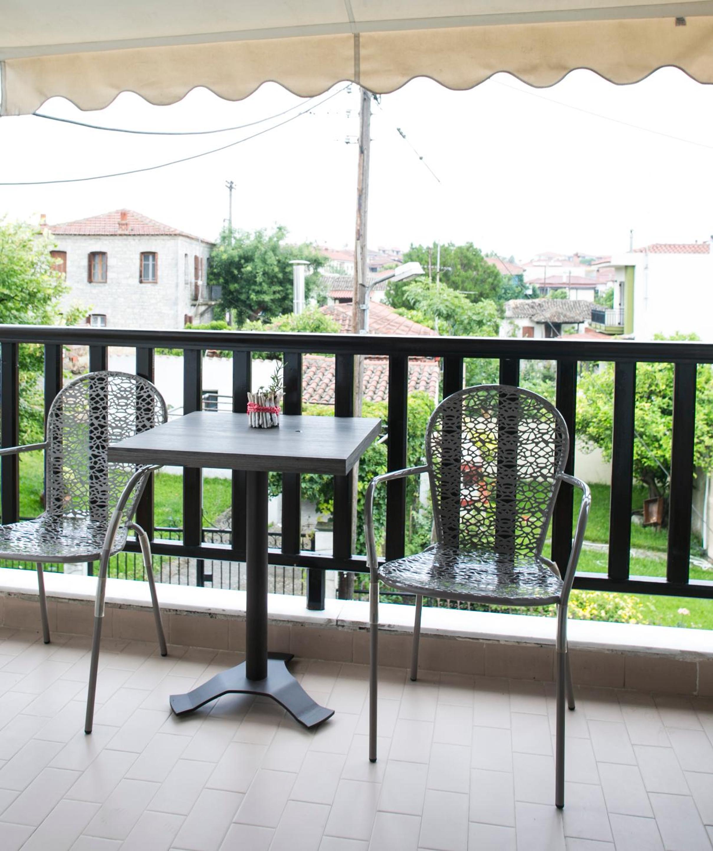 Yannis Apartments