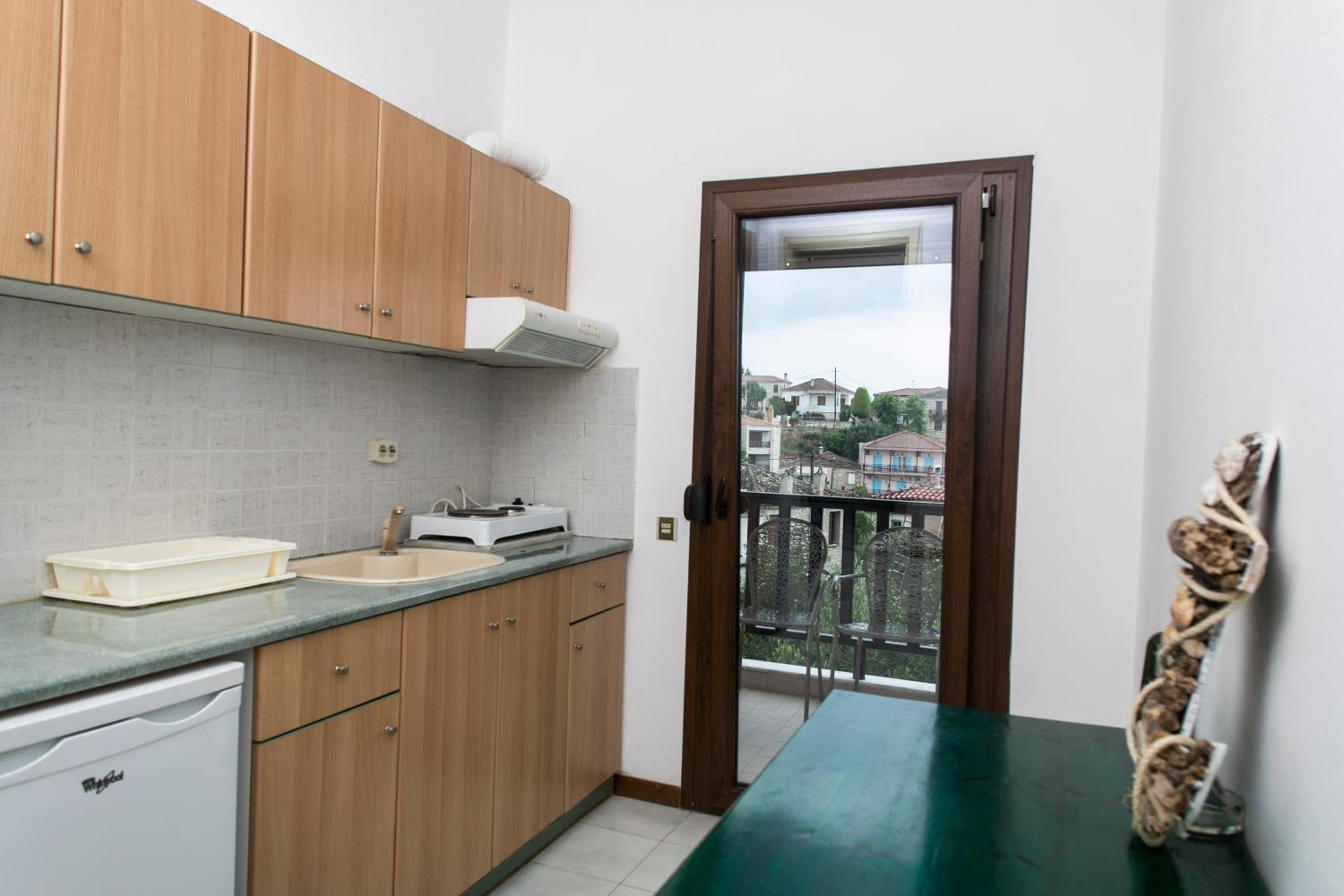 Yannis Apartments