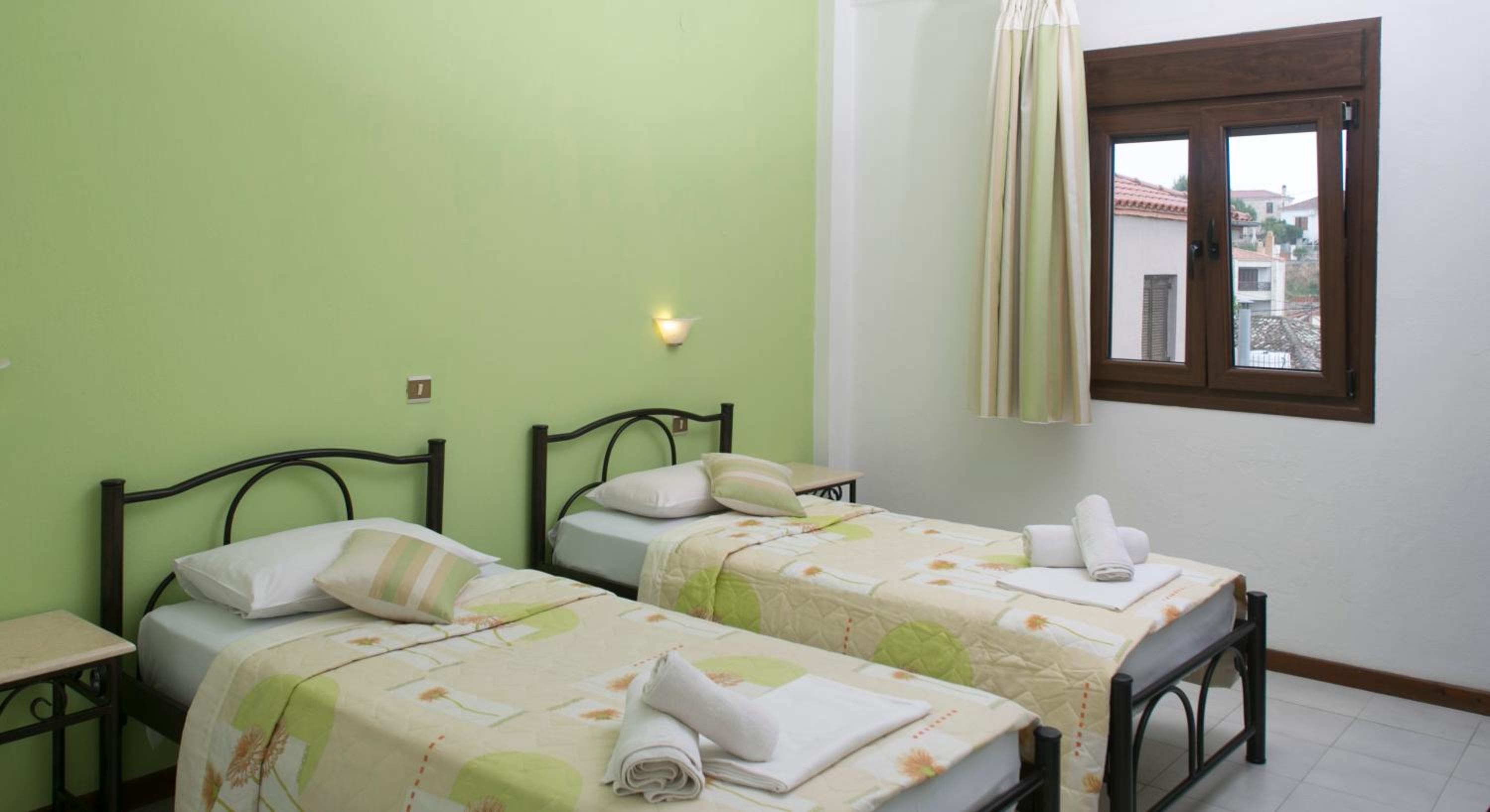 Yannis Apartments