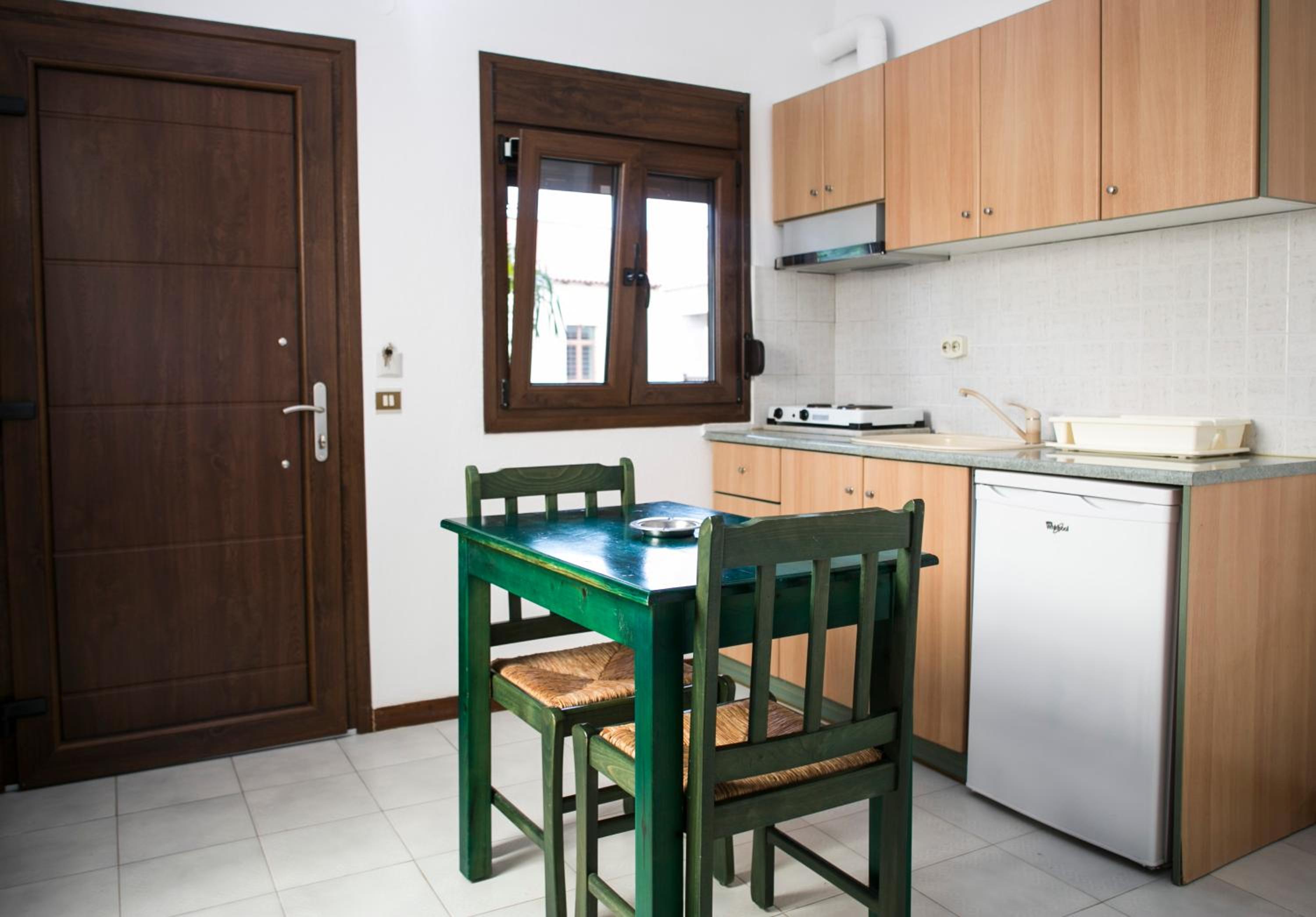 Yannis Apartments