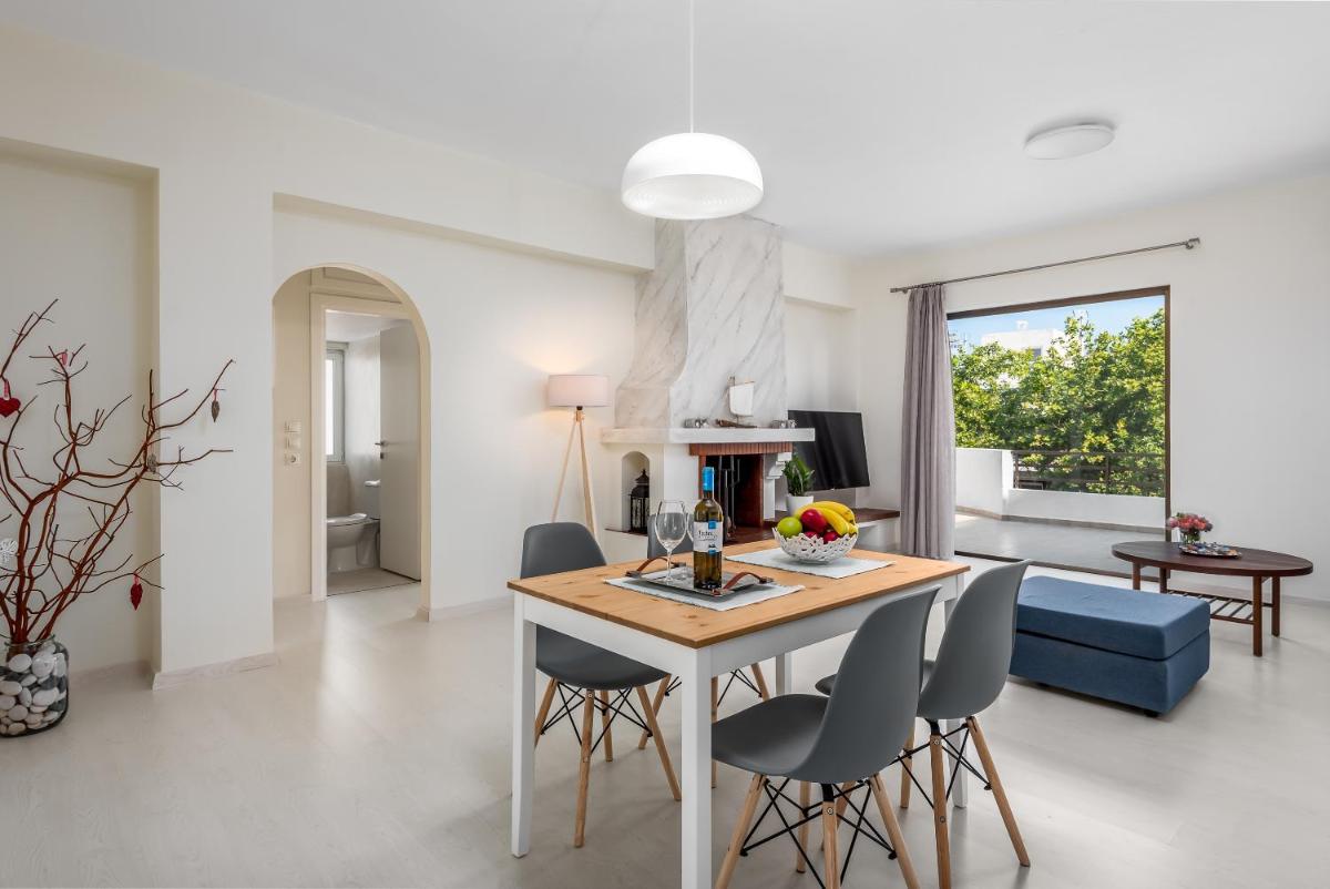 City apartment photo 1