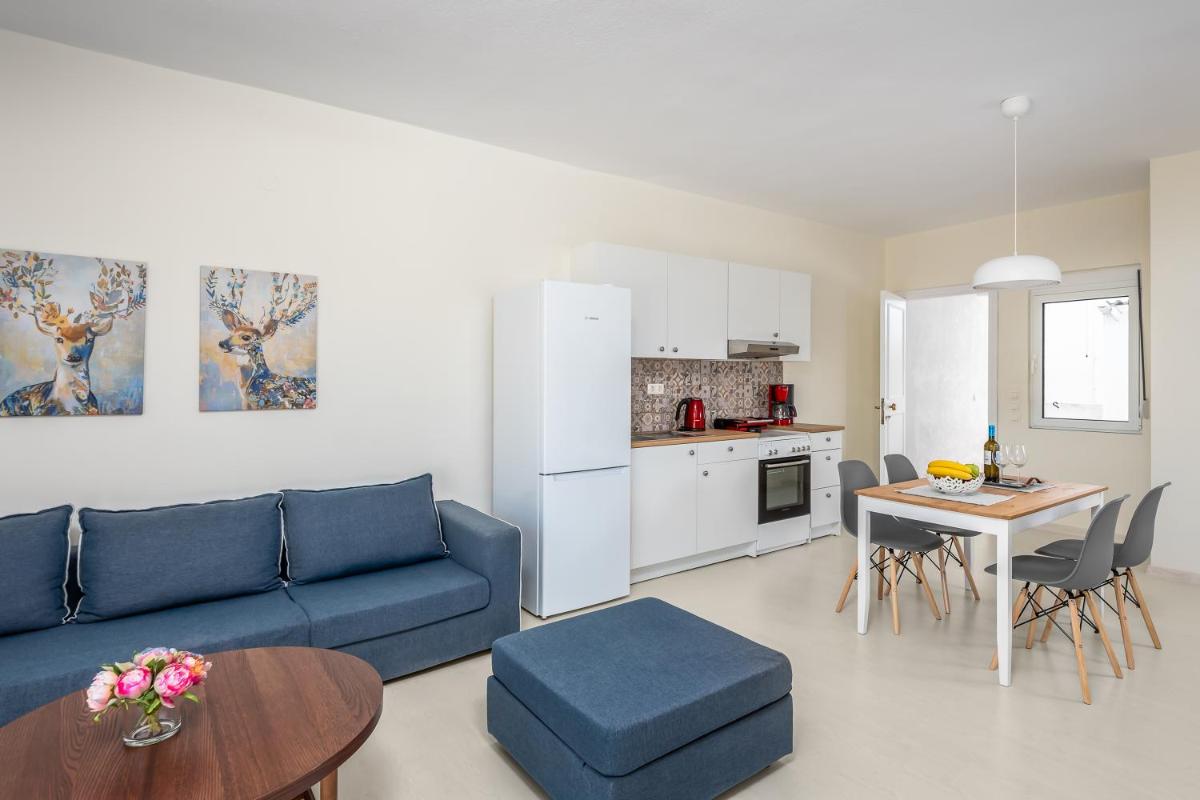 City apartment photo 2