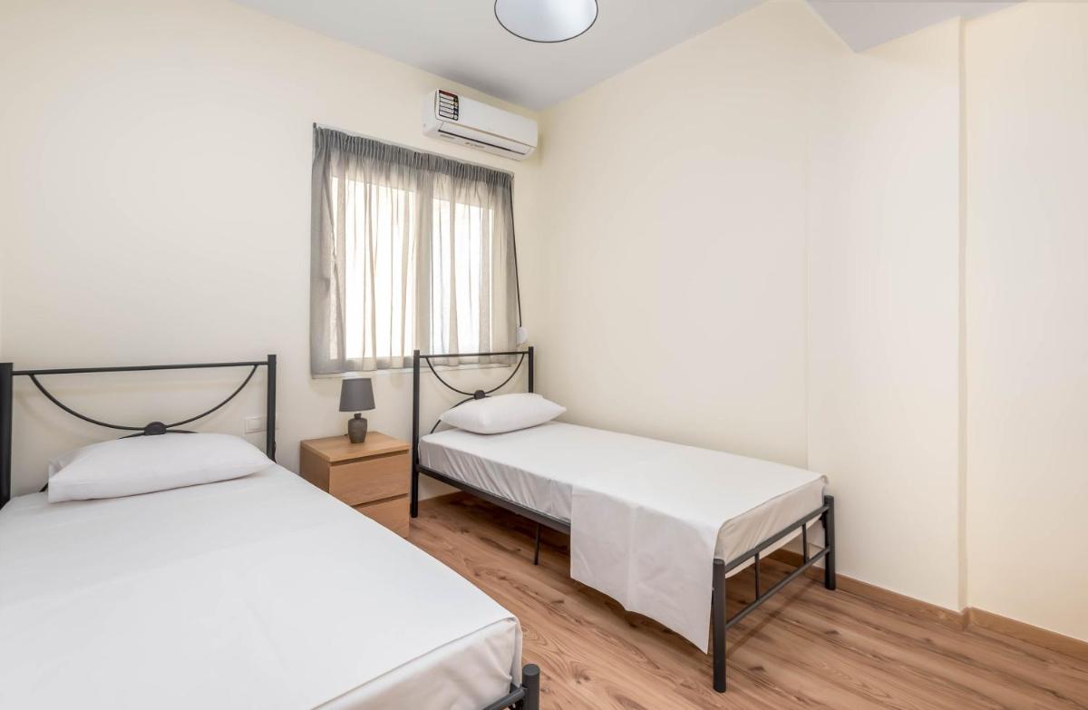 City apartment photo 5