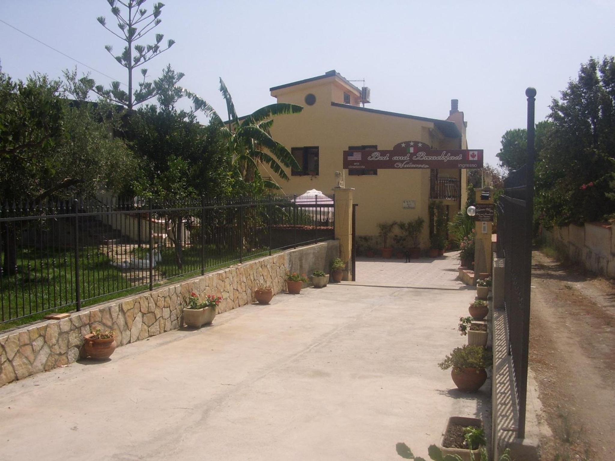 Photo 10