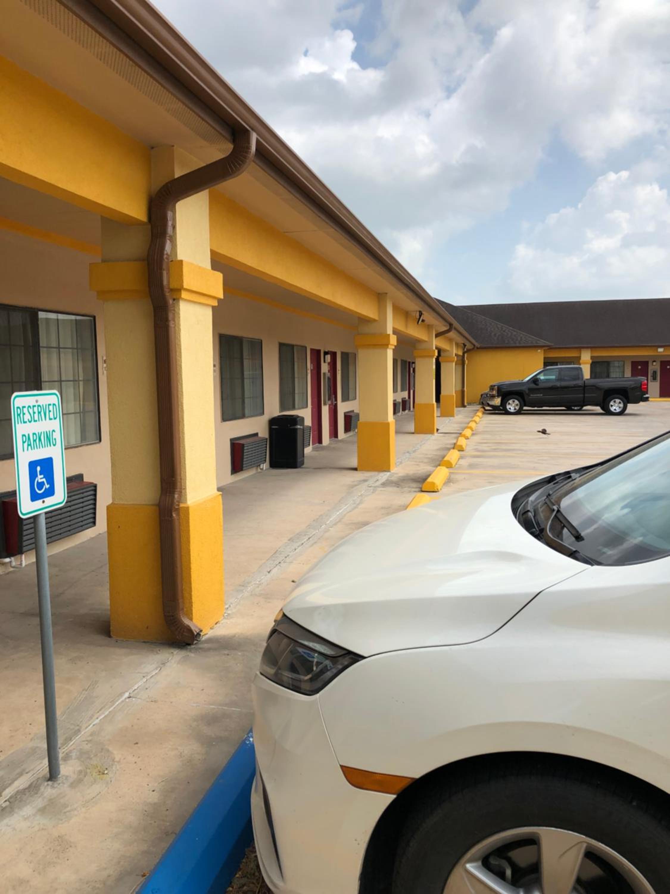 Los Fresnos Inn and Suites