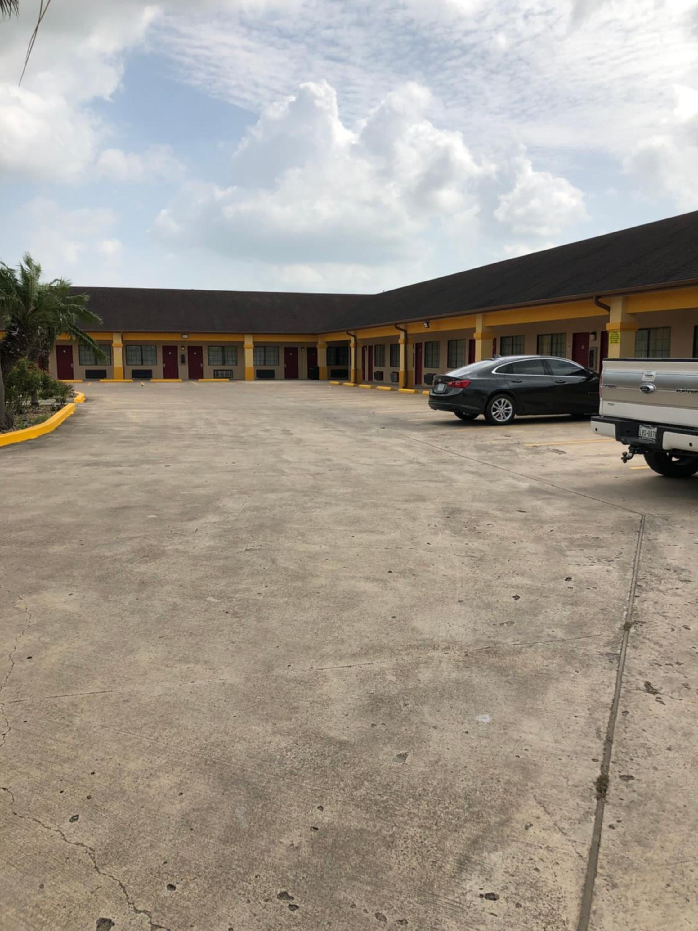 Los Fresnos Inn and Suites
