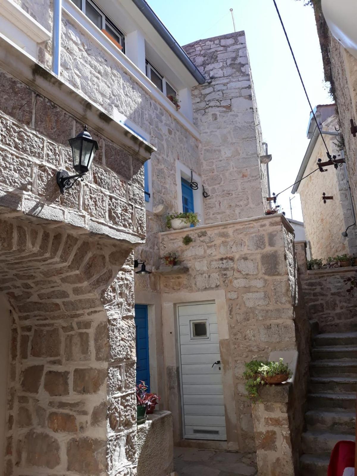 Mirina view 3