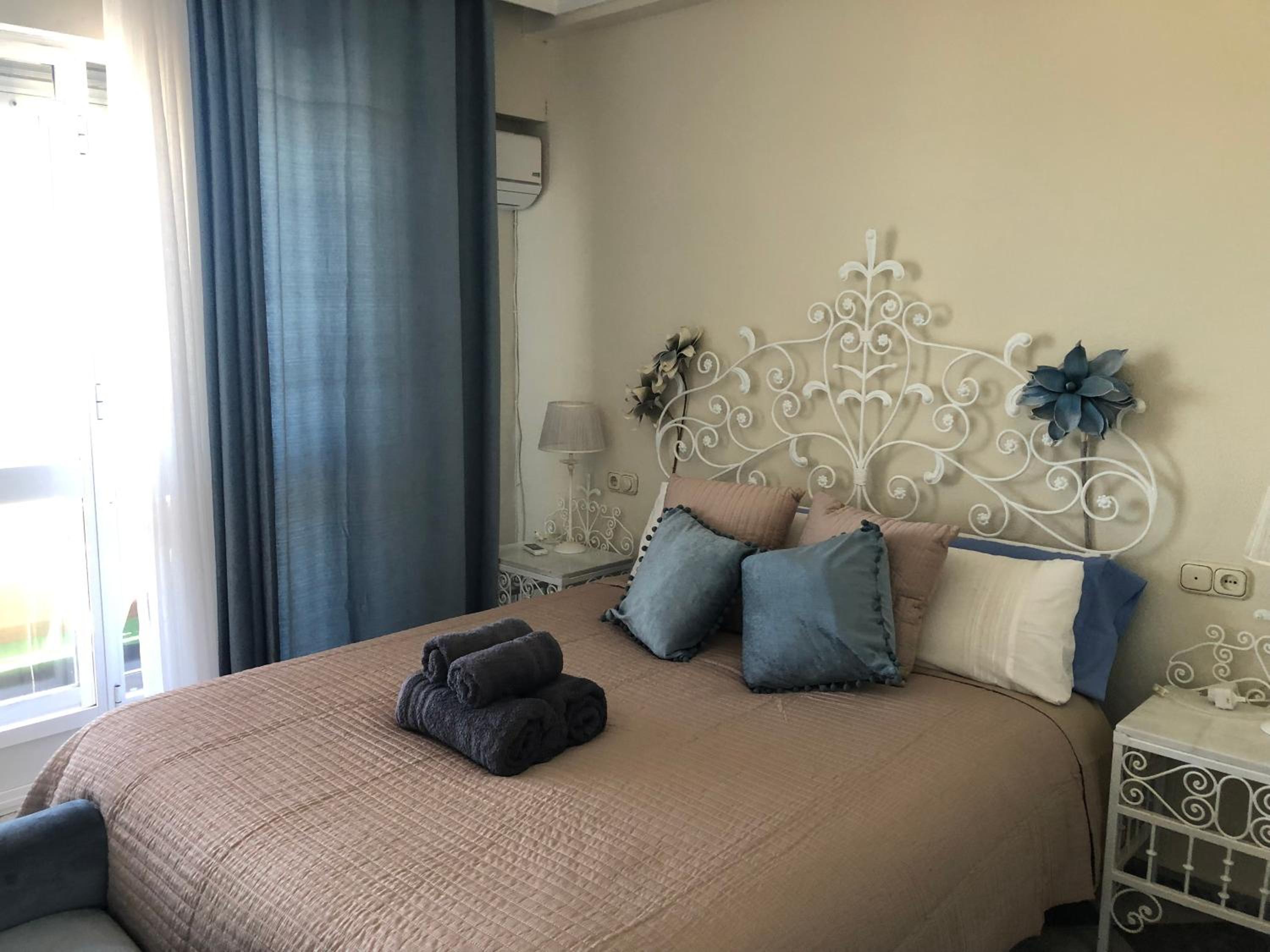 Luxury Oceanfront triplex in Cadiz view 2