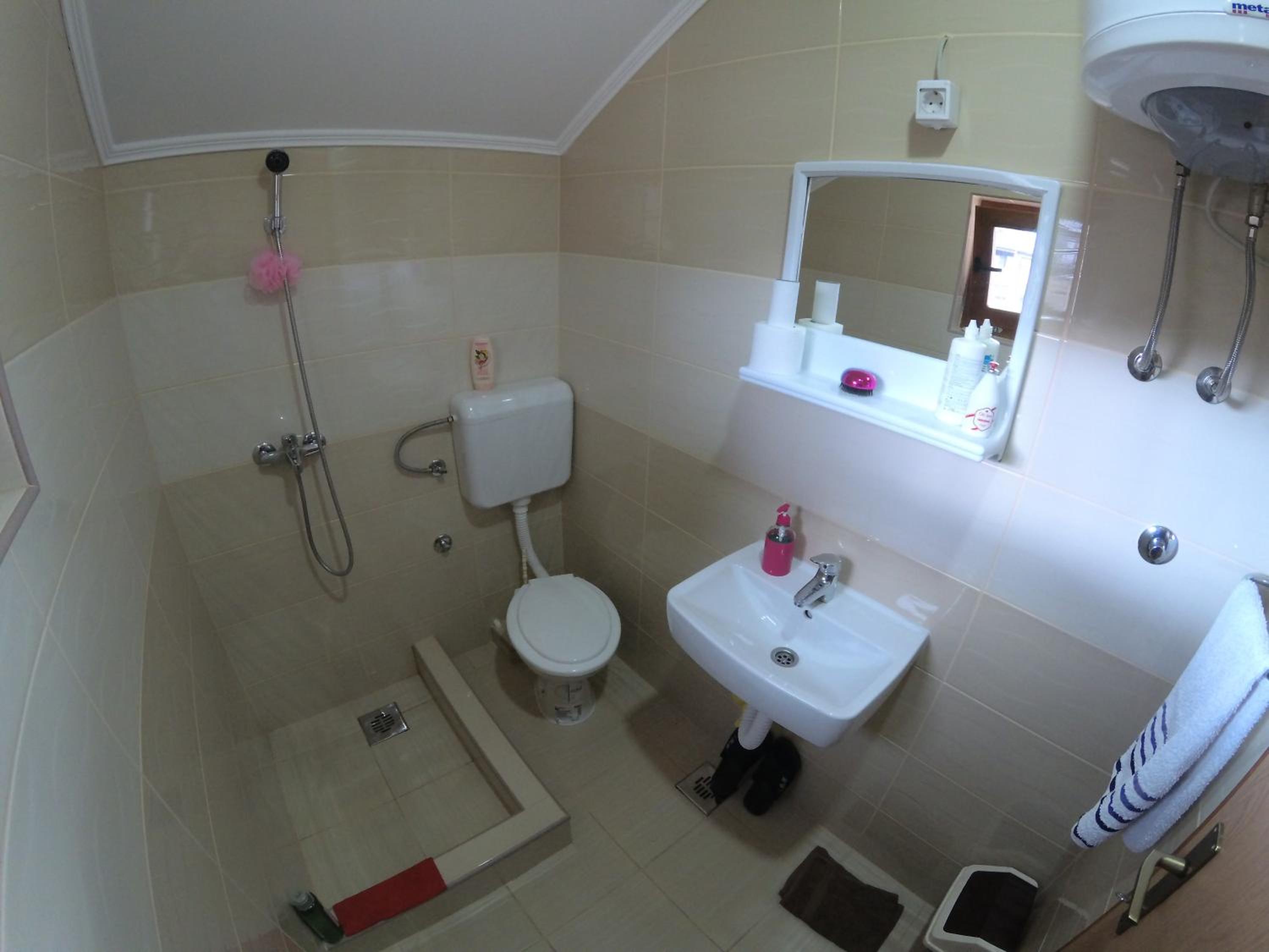 Apartment and rooms Konak