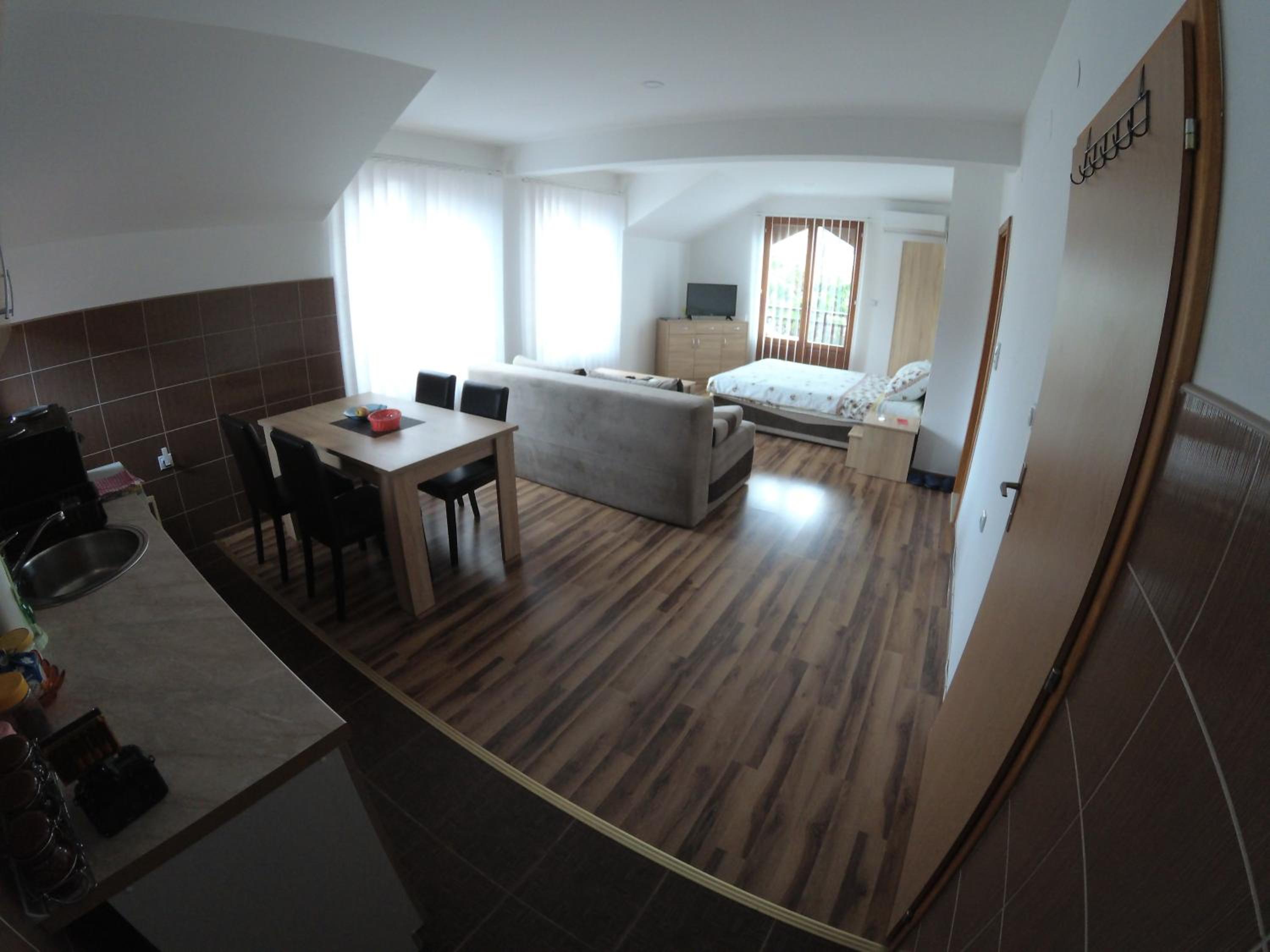 Apartment and rooms Konak