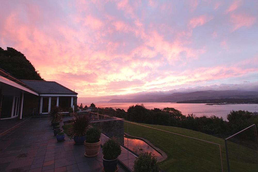 Seascape at coed y berclas, luxury accommodation with stunning sea view view 5