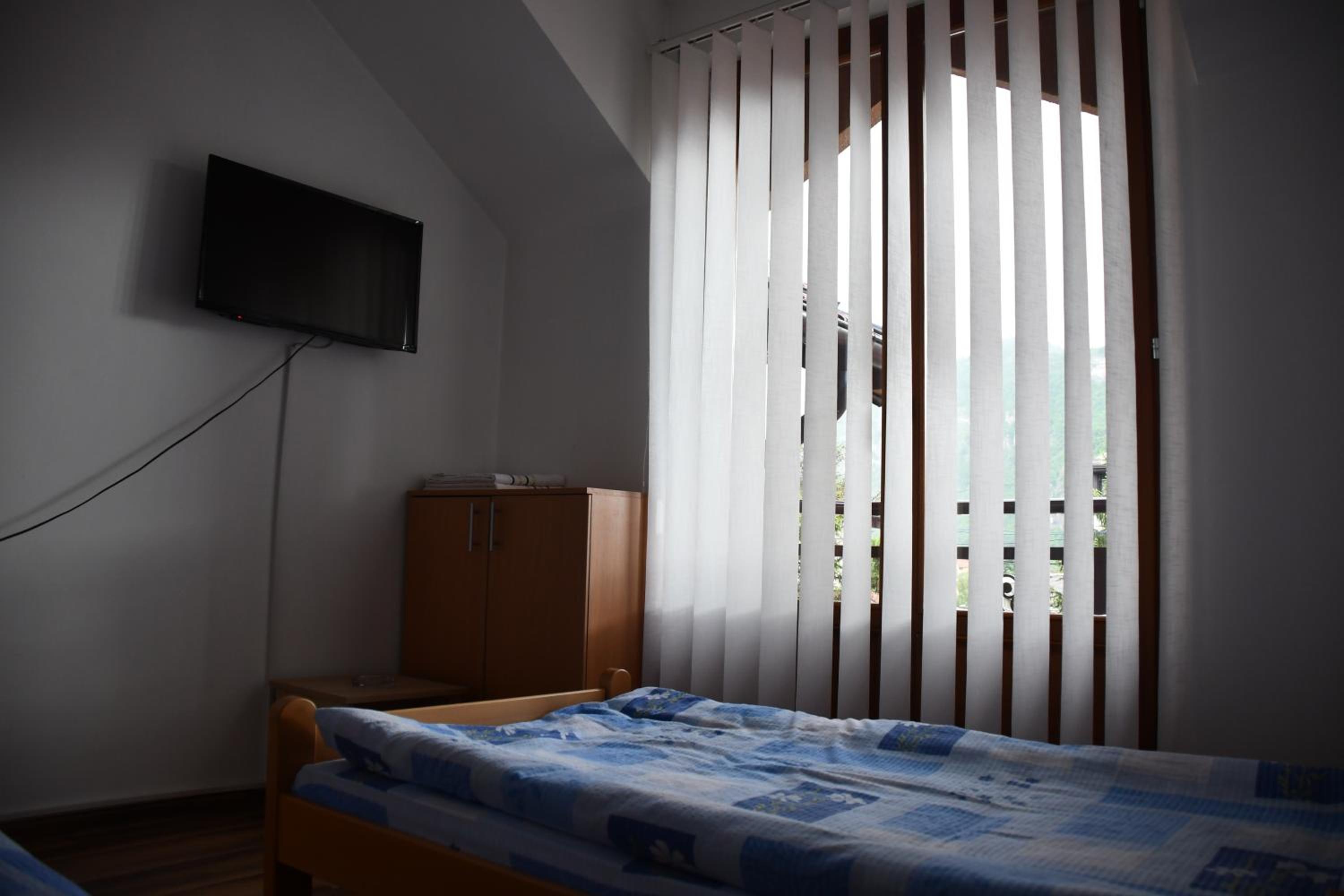 Apartment and rooms Konak
