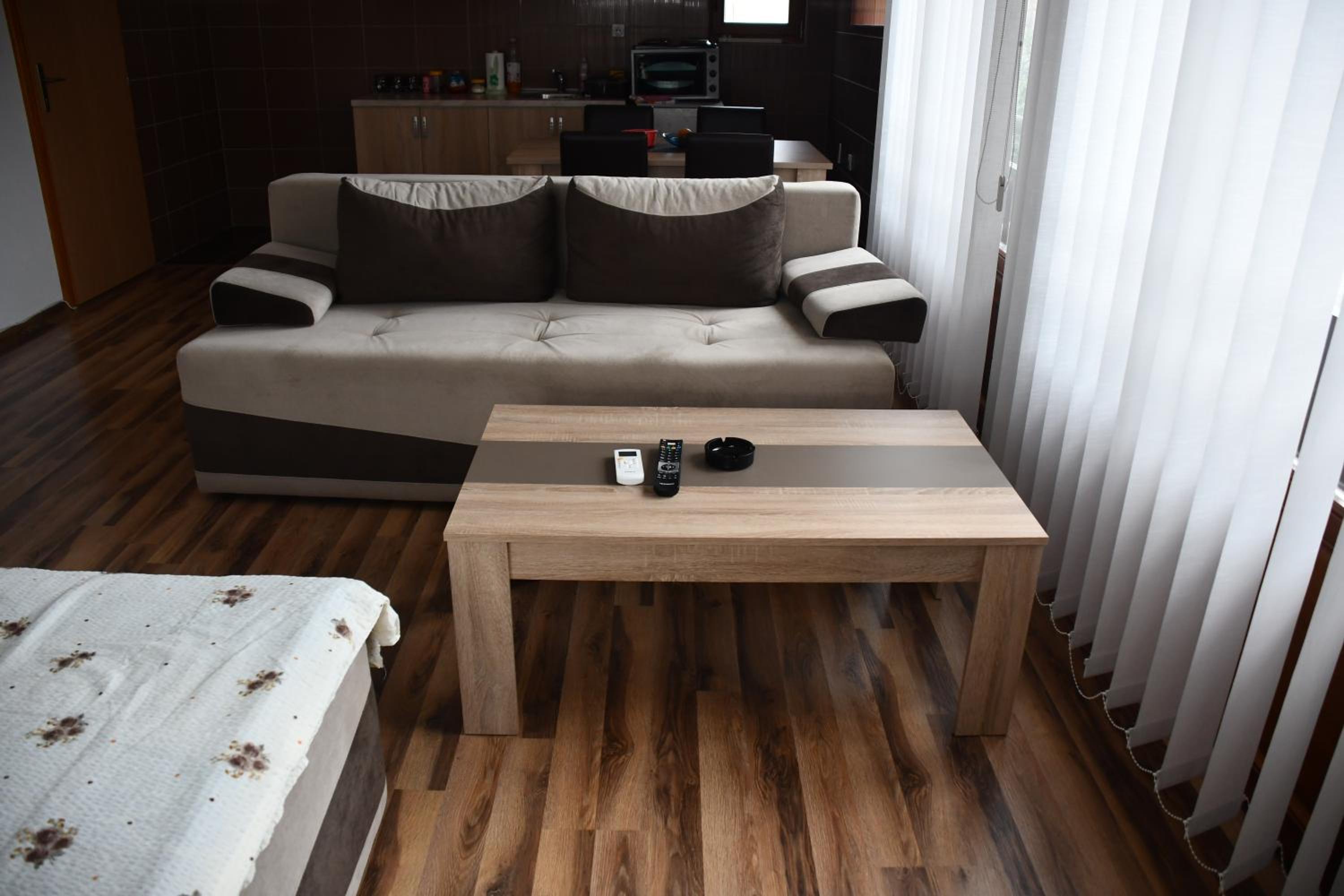Apartment and rooms Konak