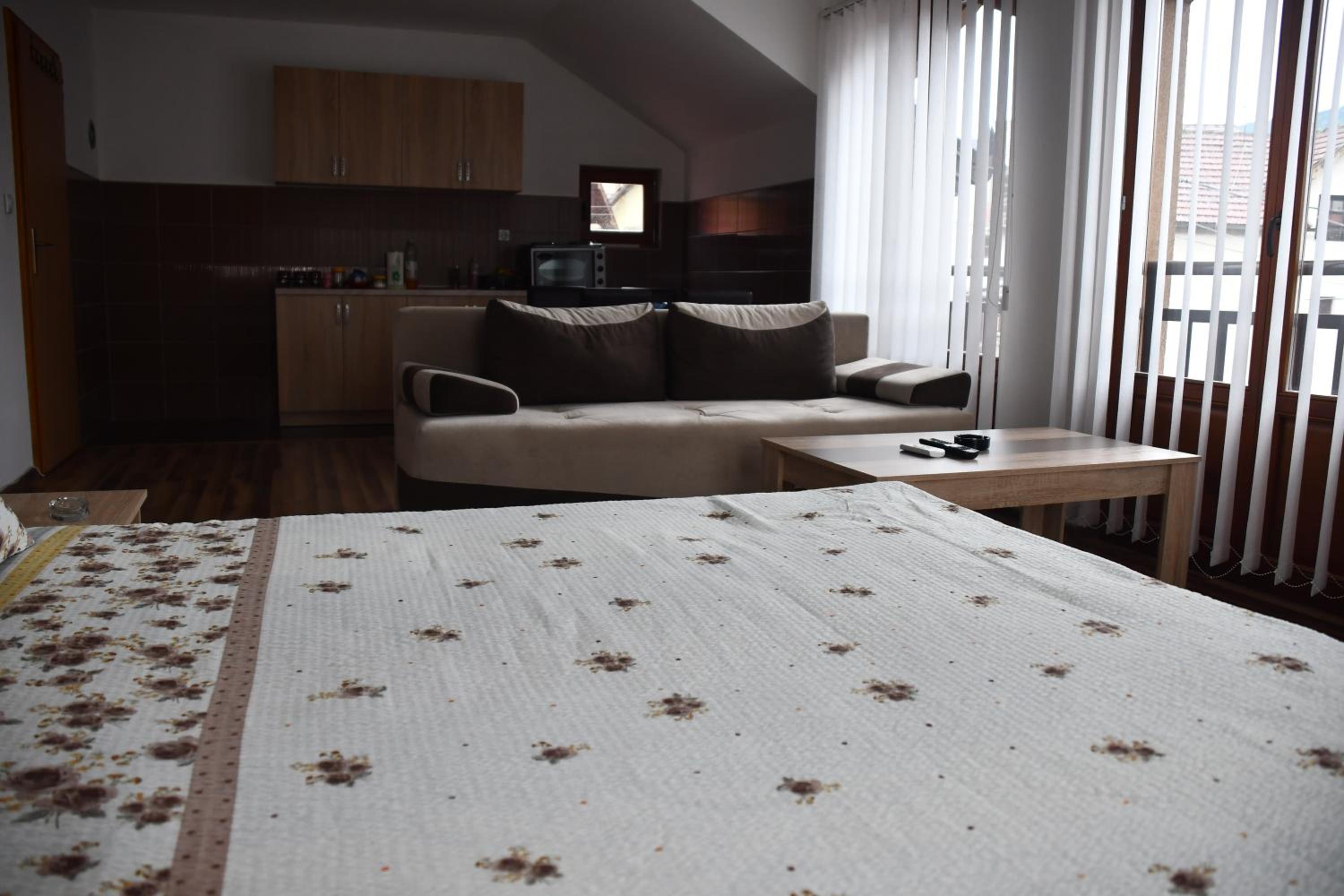 Apartment and rooms Konak