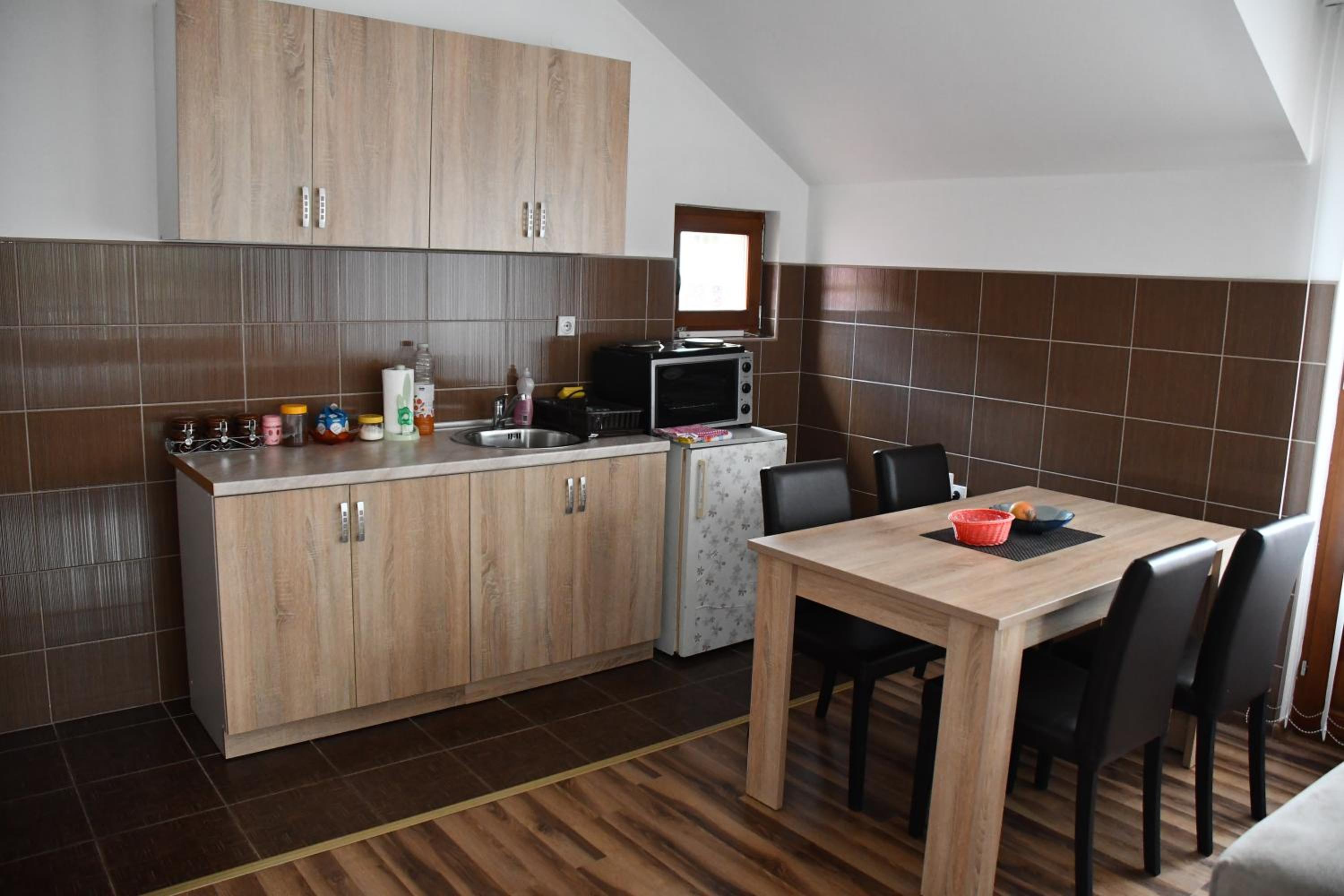 Apartment and rooms Konak