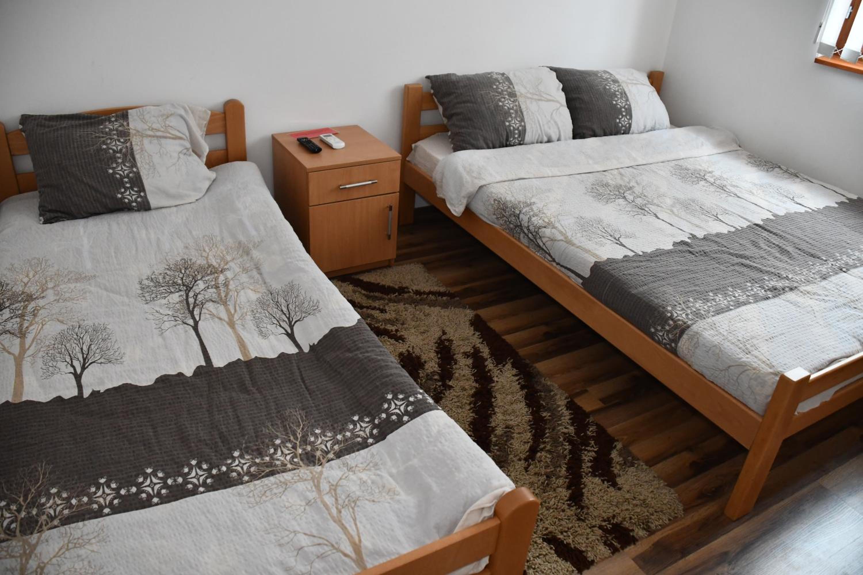 Apartment and rooms Konak