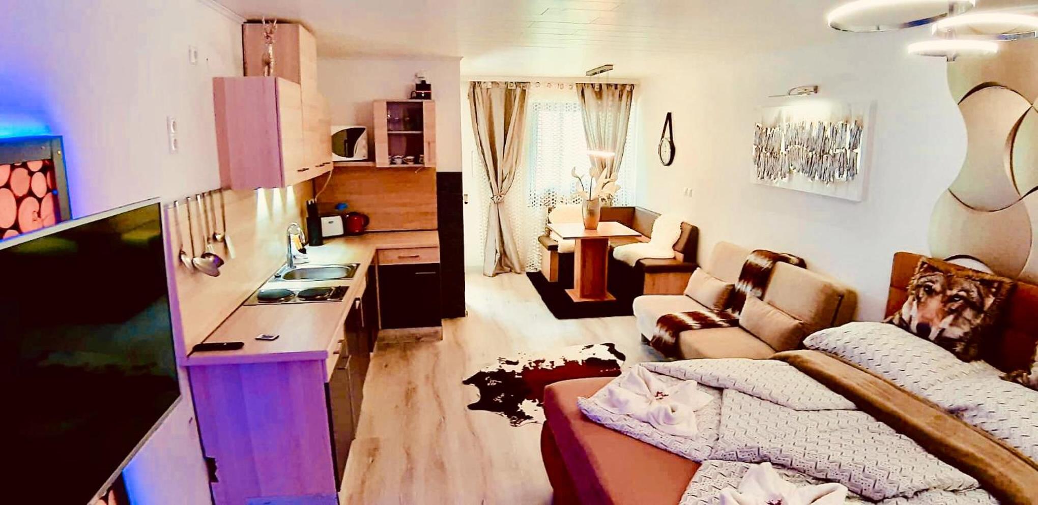 EMERALD APARTMENT
