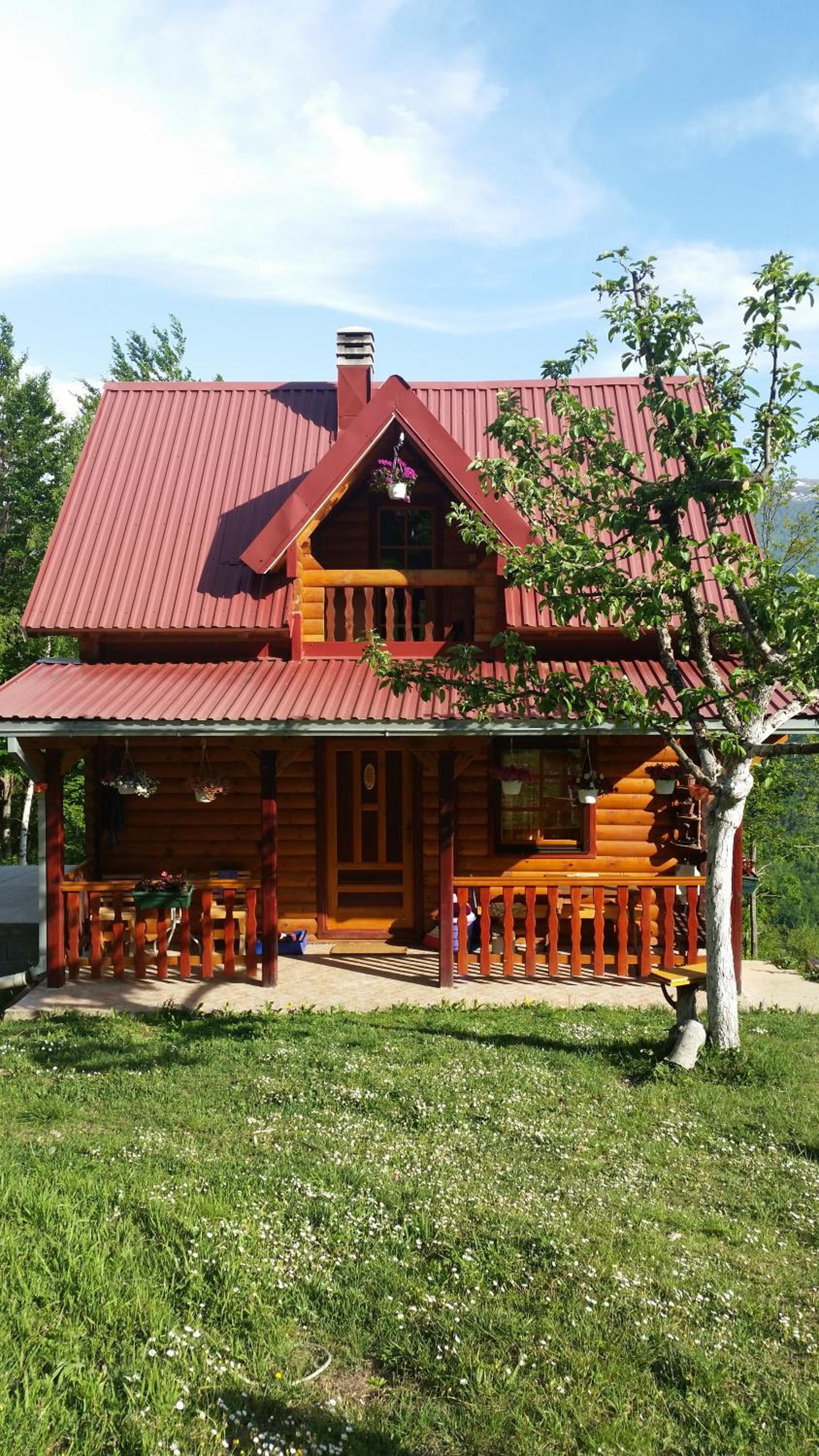 Estate Vukadinovic photo 1