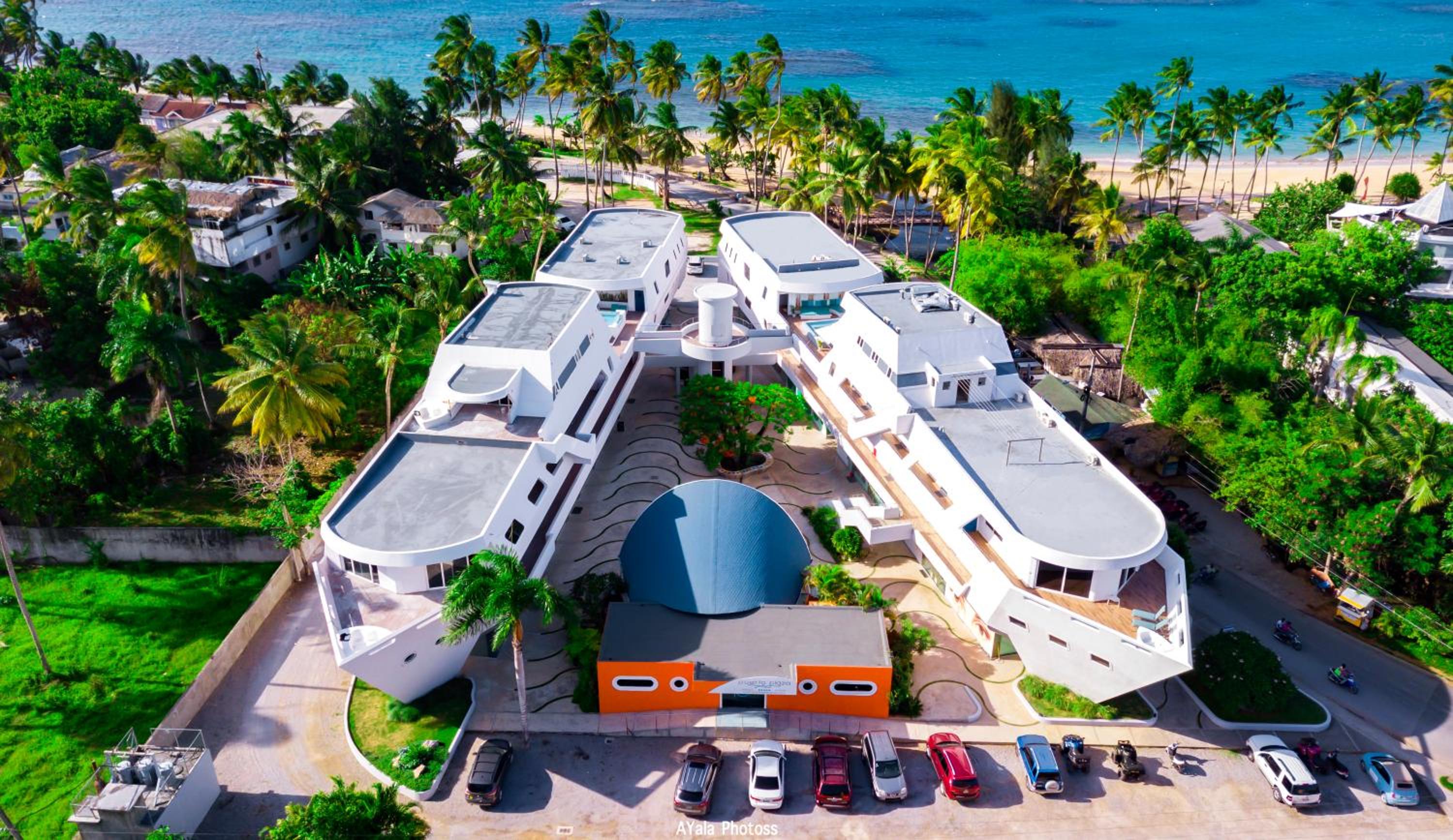 Hotel Puerto Plaza Las Terrenas - Image 1