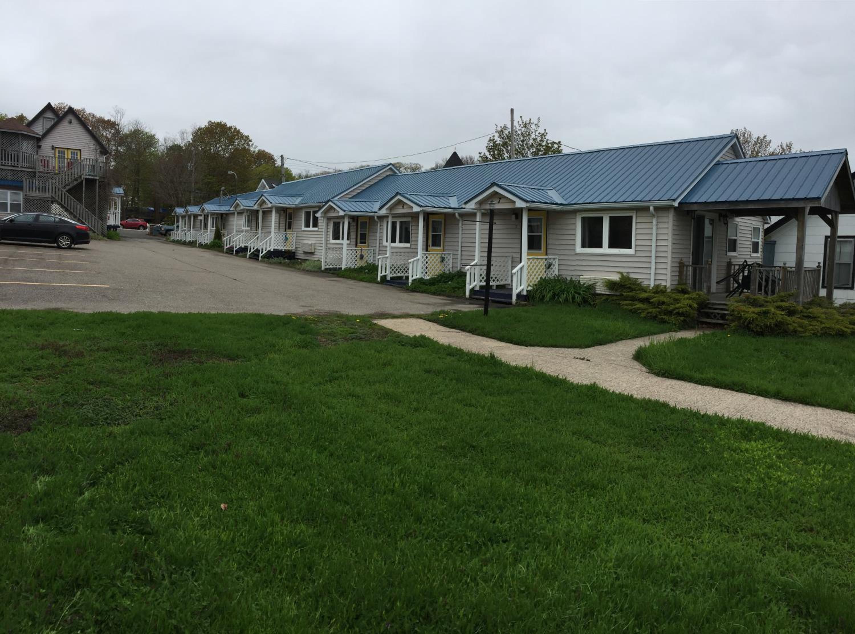 Seawinds Motel & Suites