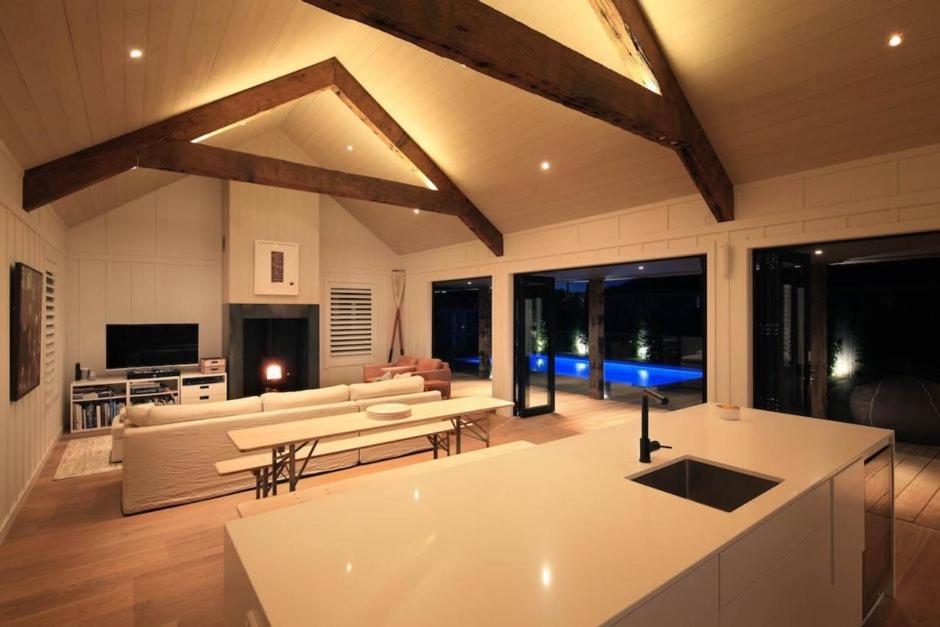 Blackpool Boathouse - Stay Waiheke view 5