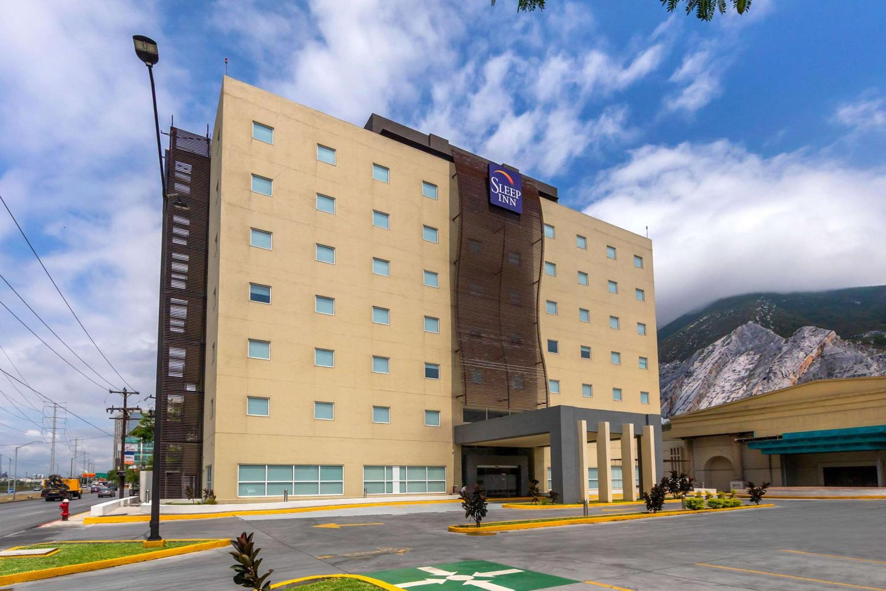Hotel Sleep Inn Monterrey San Pedro - Image 1