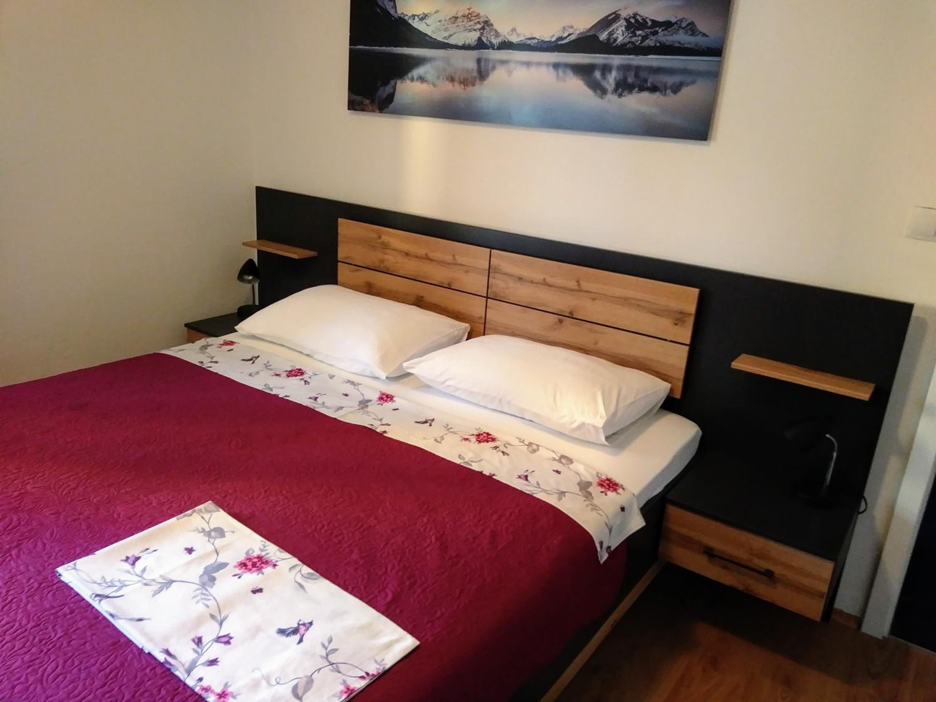 Apartments Mira