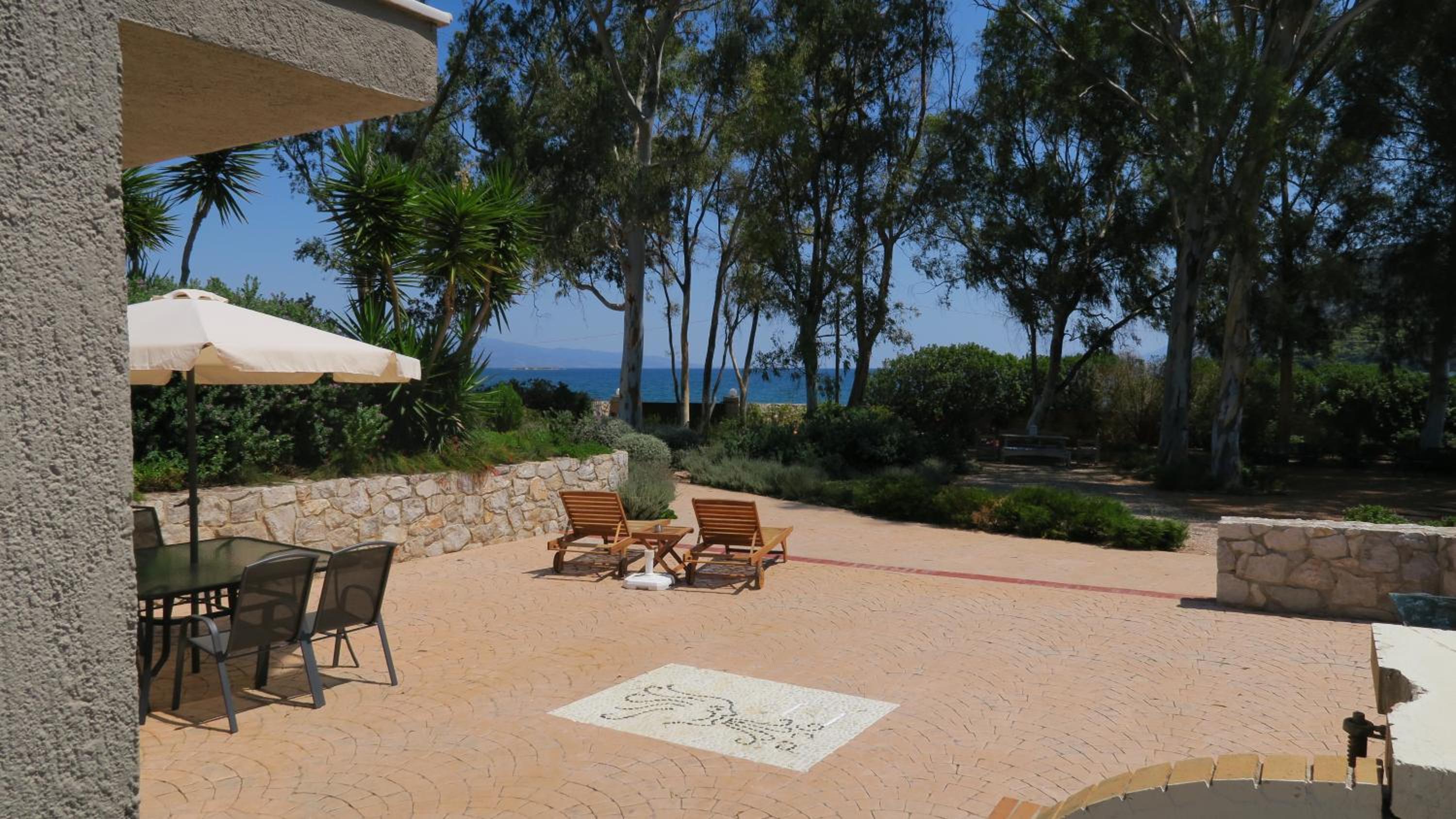 Aeolos beachfront family residence view 3