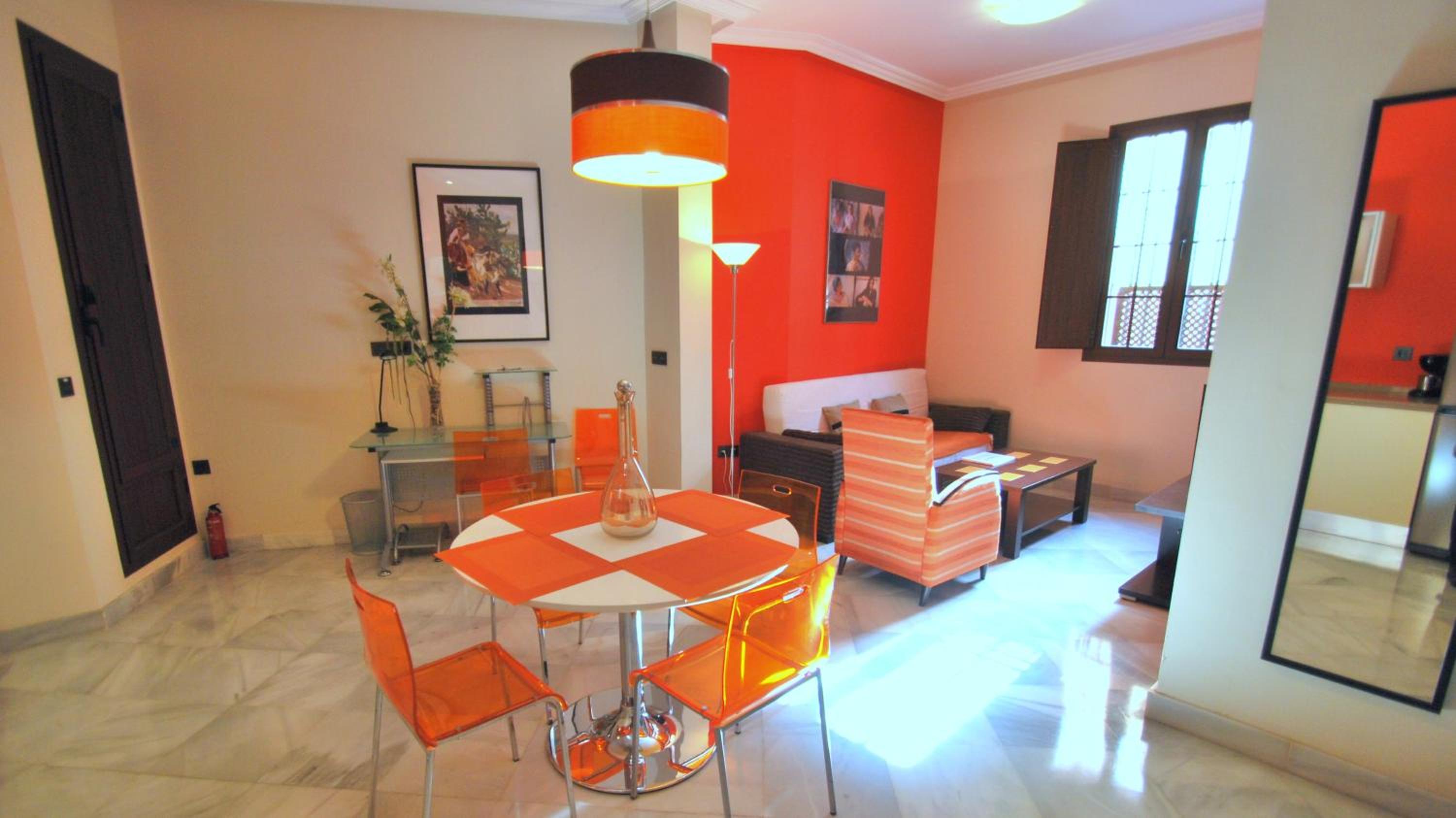 Living-Sevilla Apartments San Lorenzo view 3