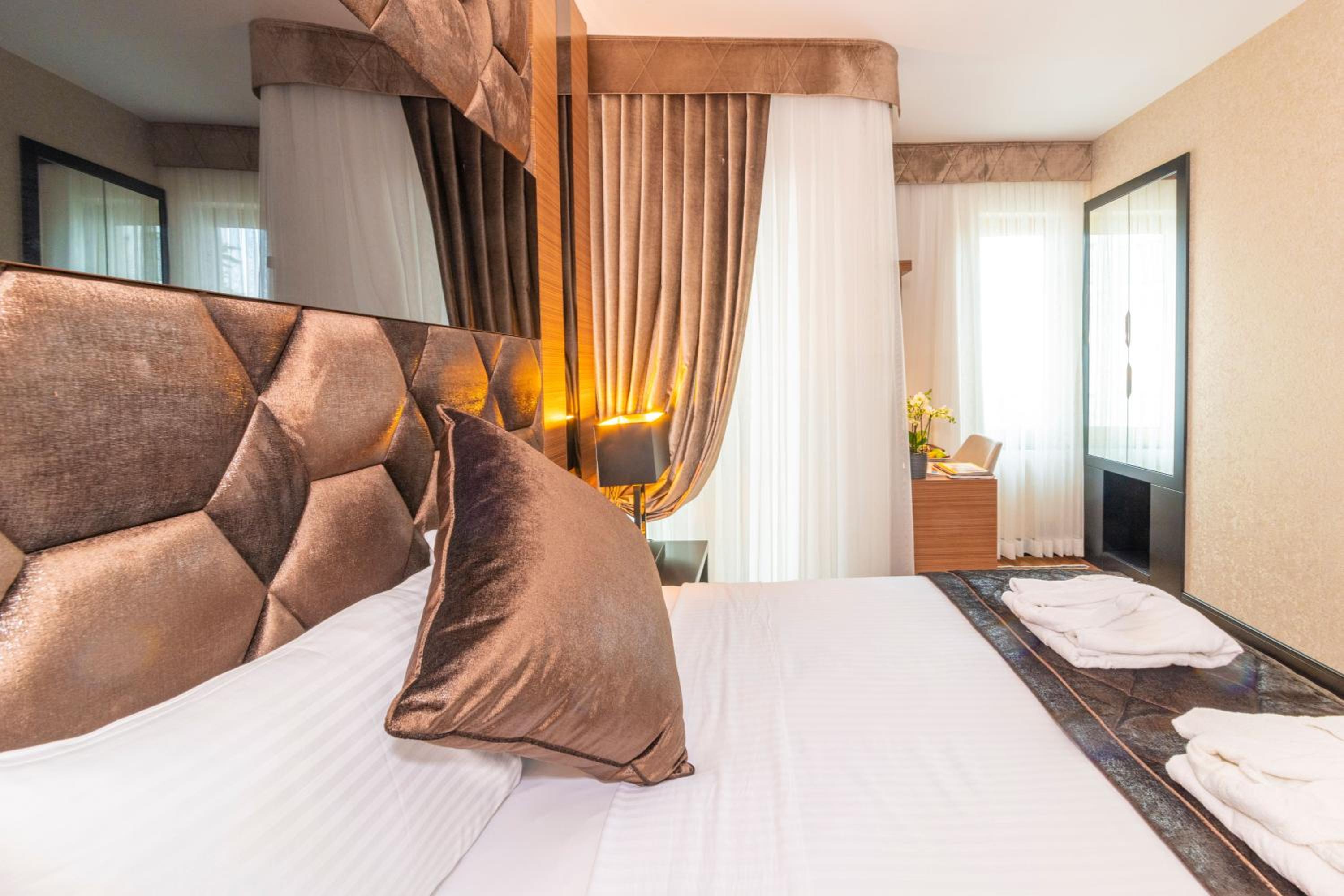 Eastanbul Suitleri - Image 76