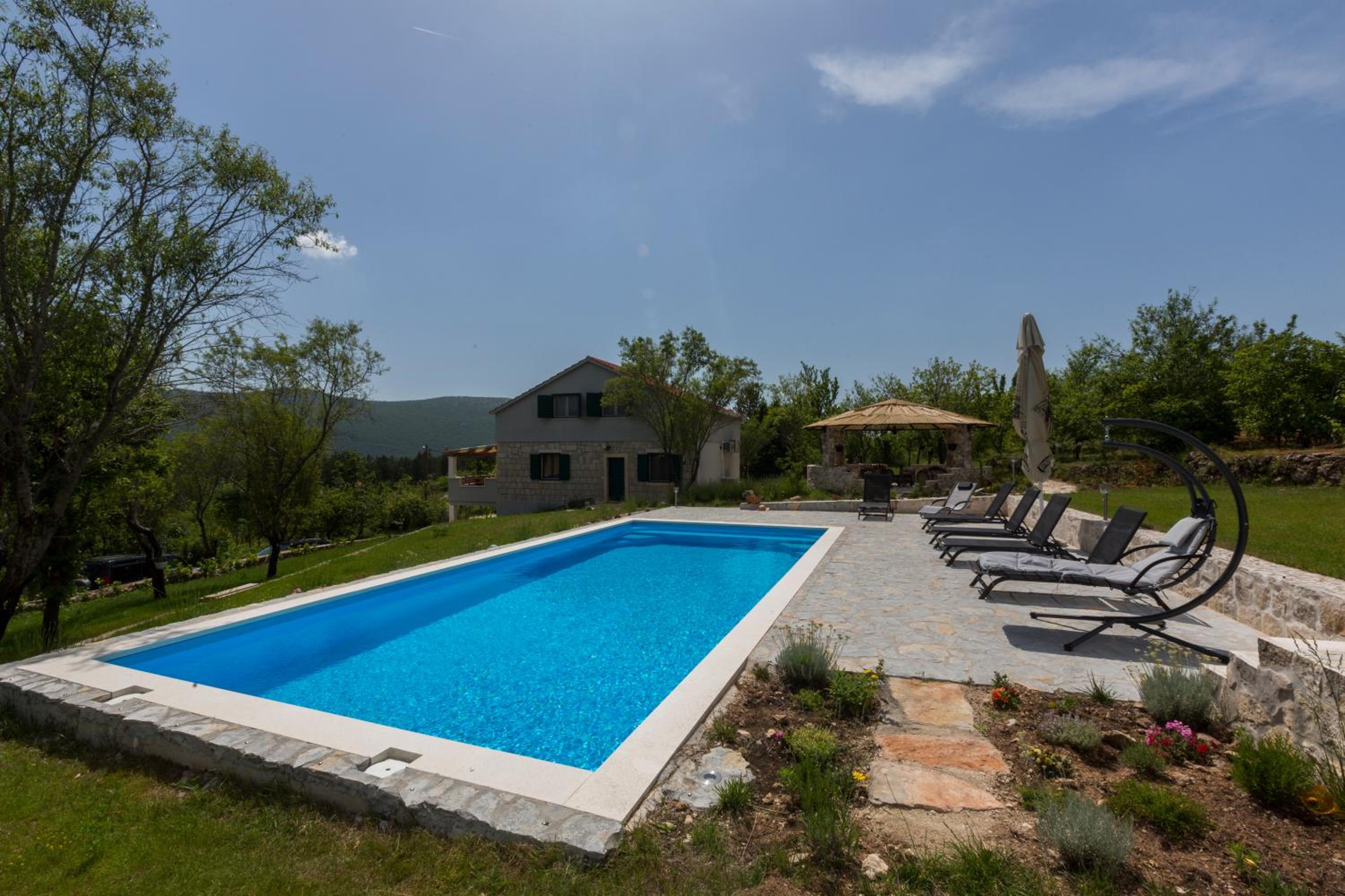 LUXURY VILLA HEAVEN nr. 2 view 2