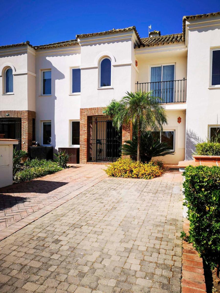 FAIRWAY GARDENS photo 2
