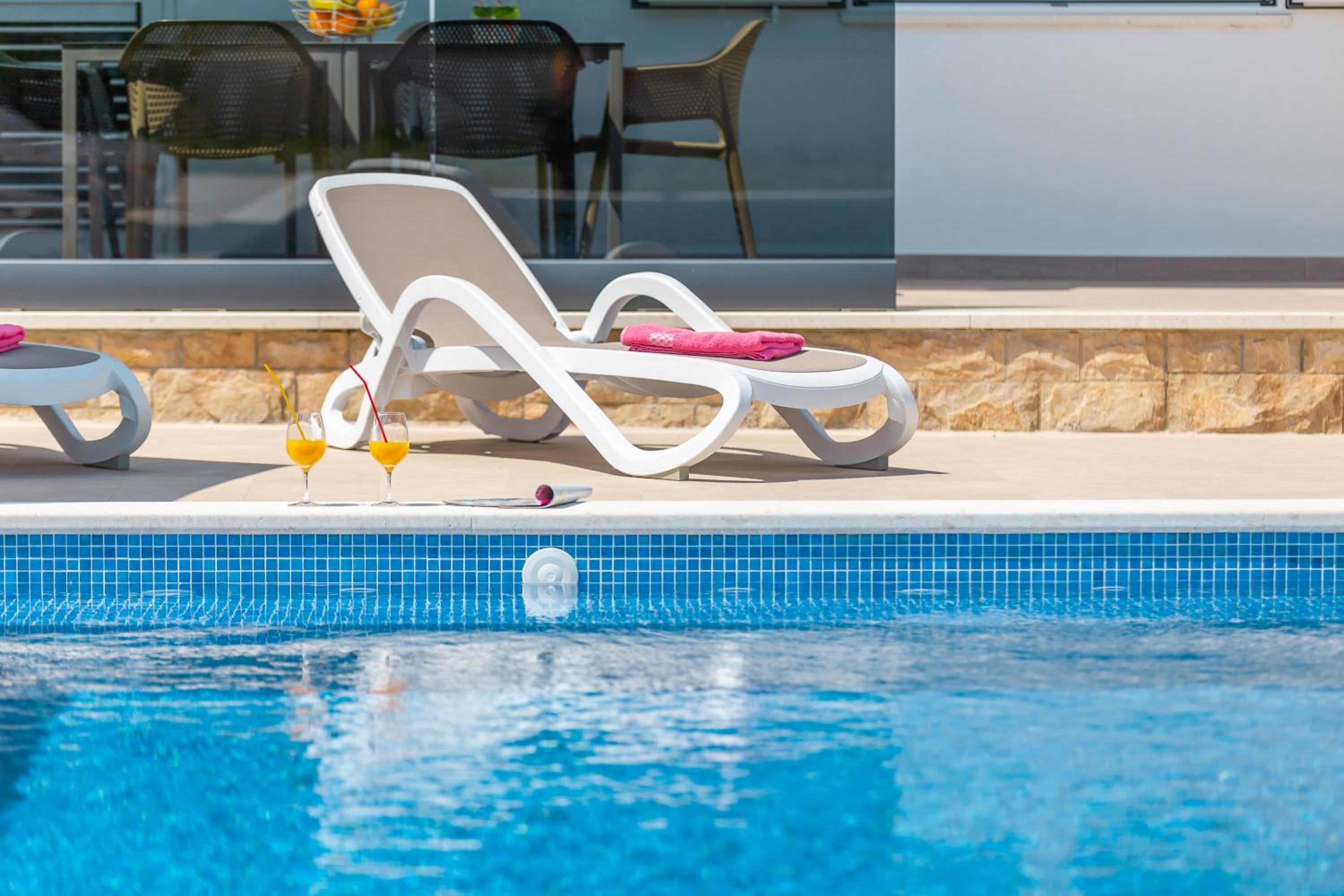 Apartments Apollo en Trogir — recepcion & lobby