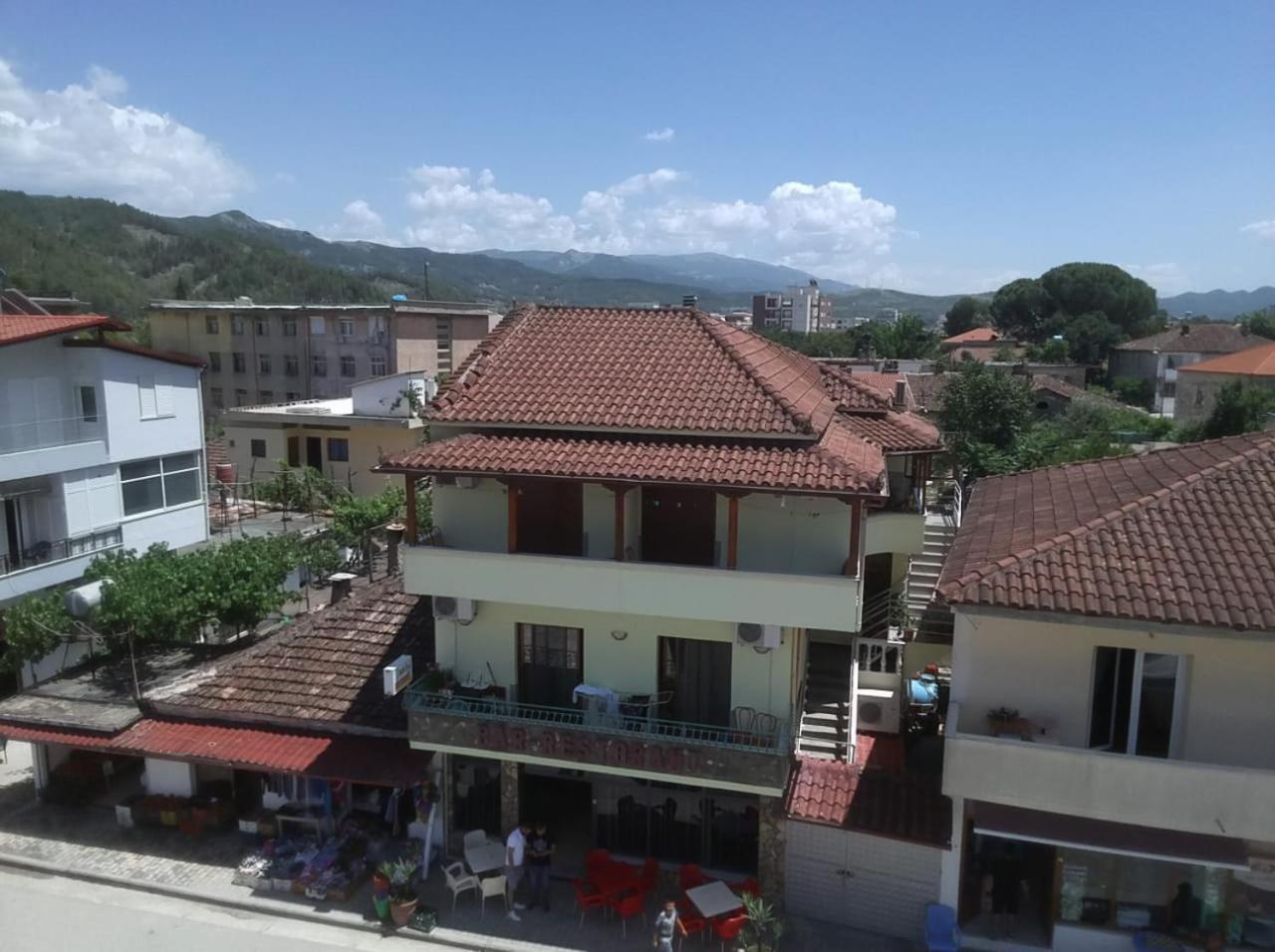 Nako Guest House bar&restaurants