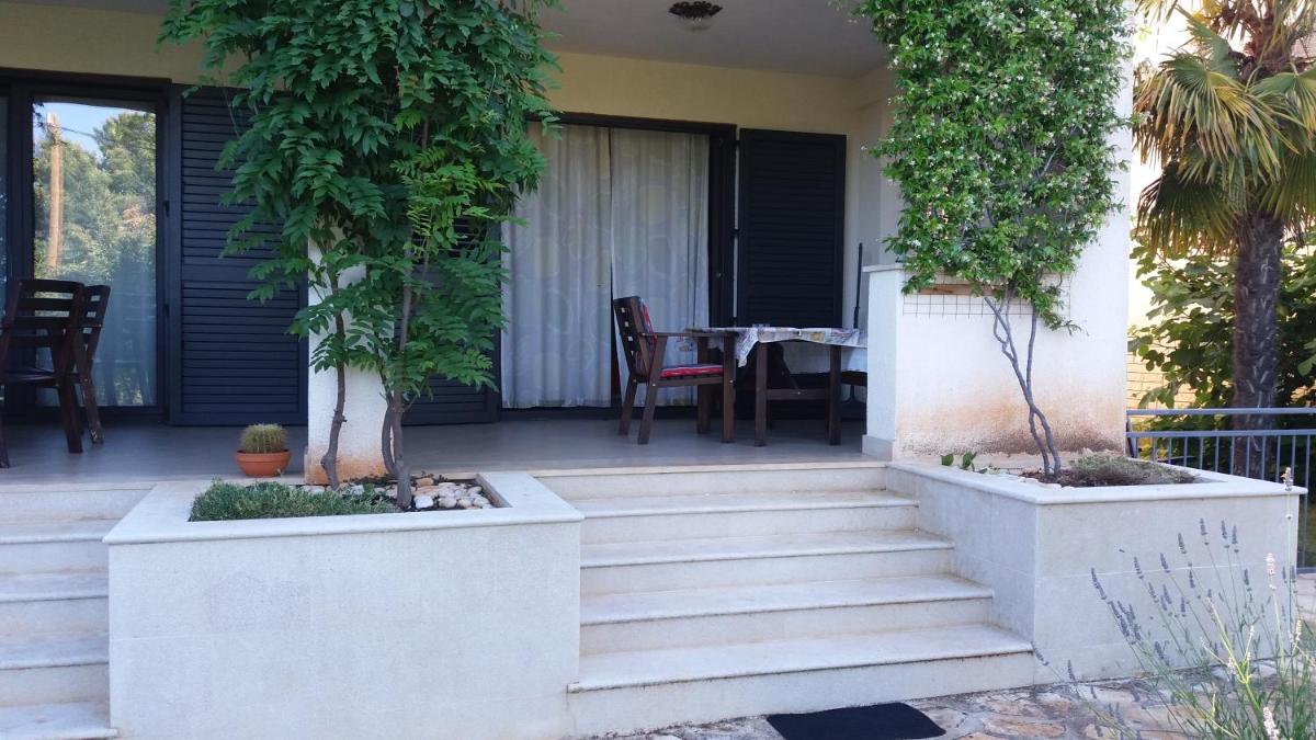 Rooms and Apartments Mofardin view 4