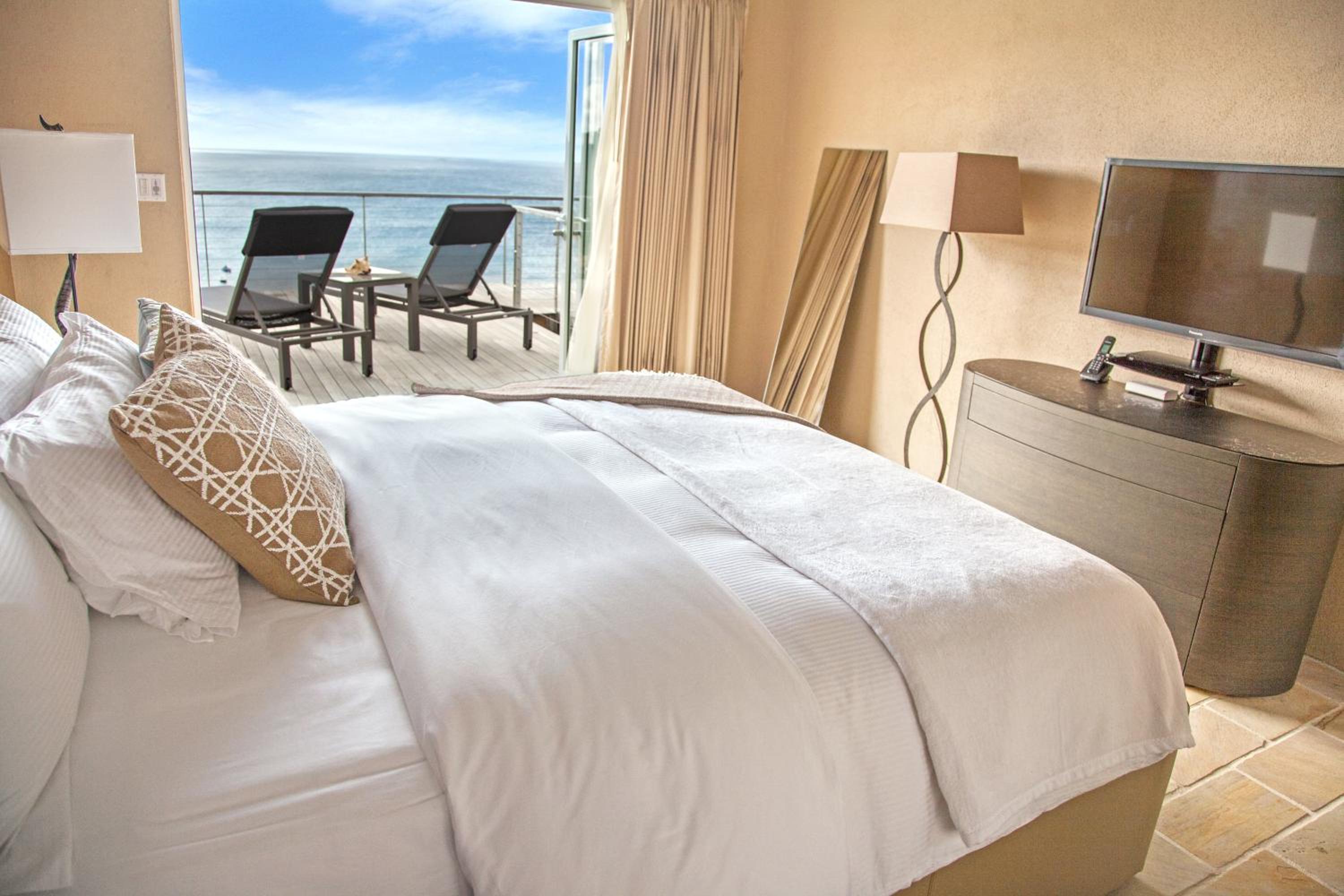 CeBlue Villas