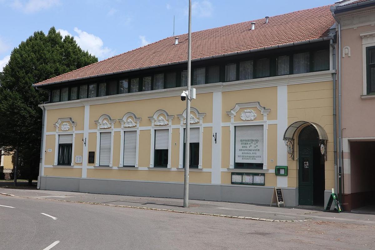 Photo 24