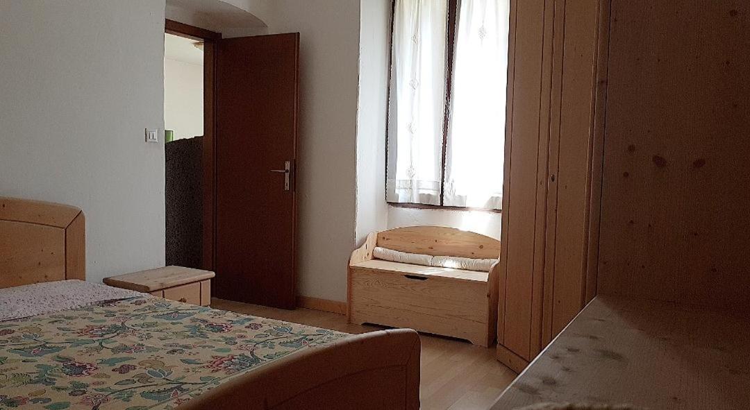 Alisea Home en Pinzolo — hotel room